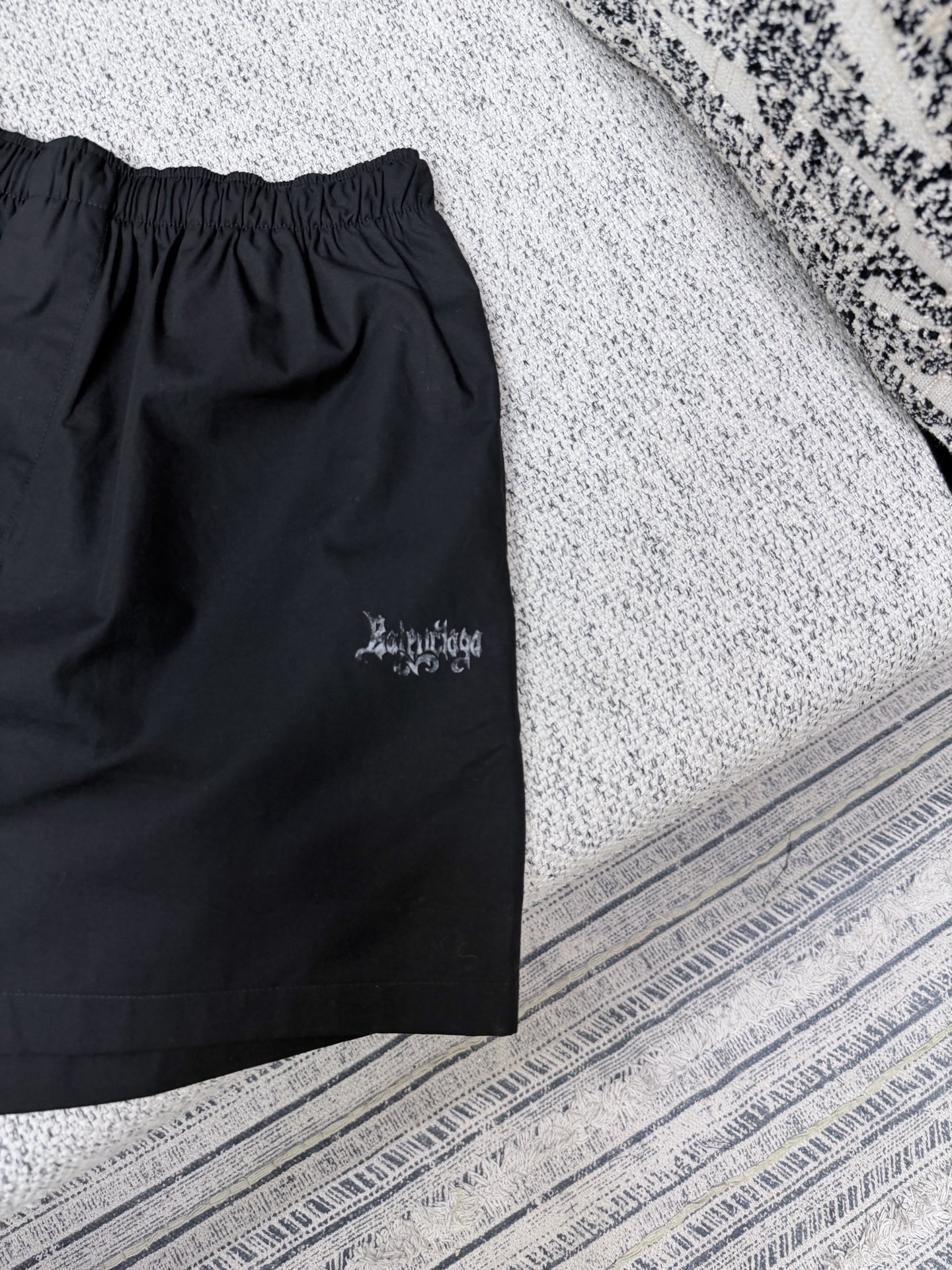 발렌시아가 26SS 남성 반바지 131764 Balenciaga Shorts 썸네일 이미지