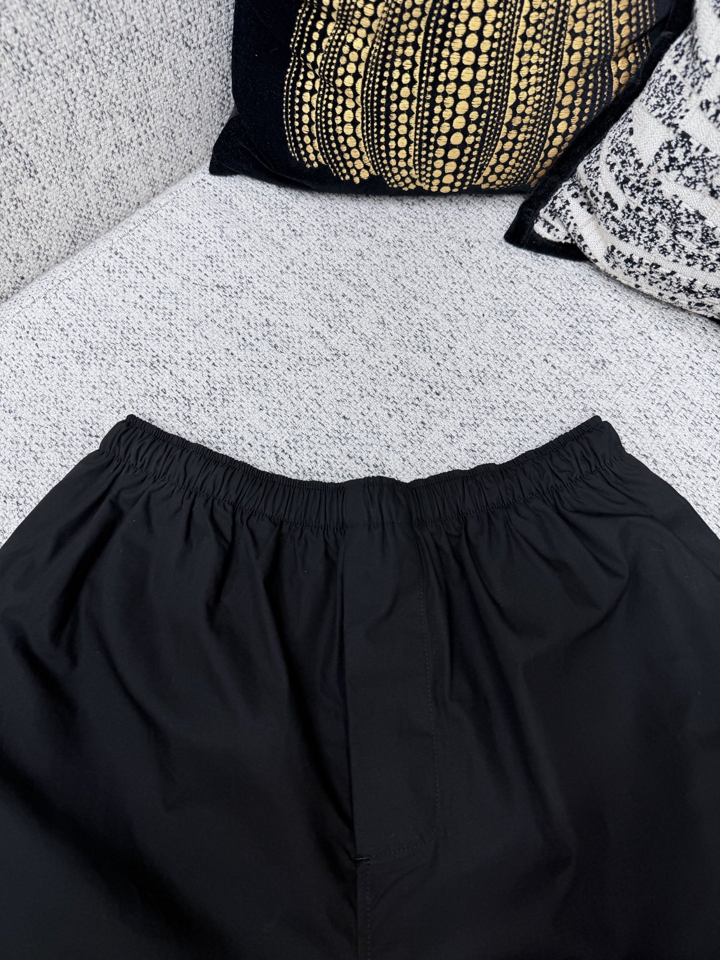 발렌시아가 26SS 남성 반바지 131764 Balenciaga Shorts 썸네일 이미지