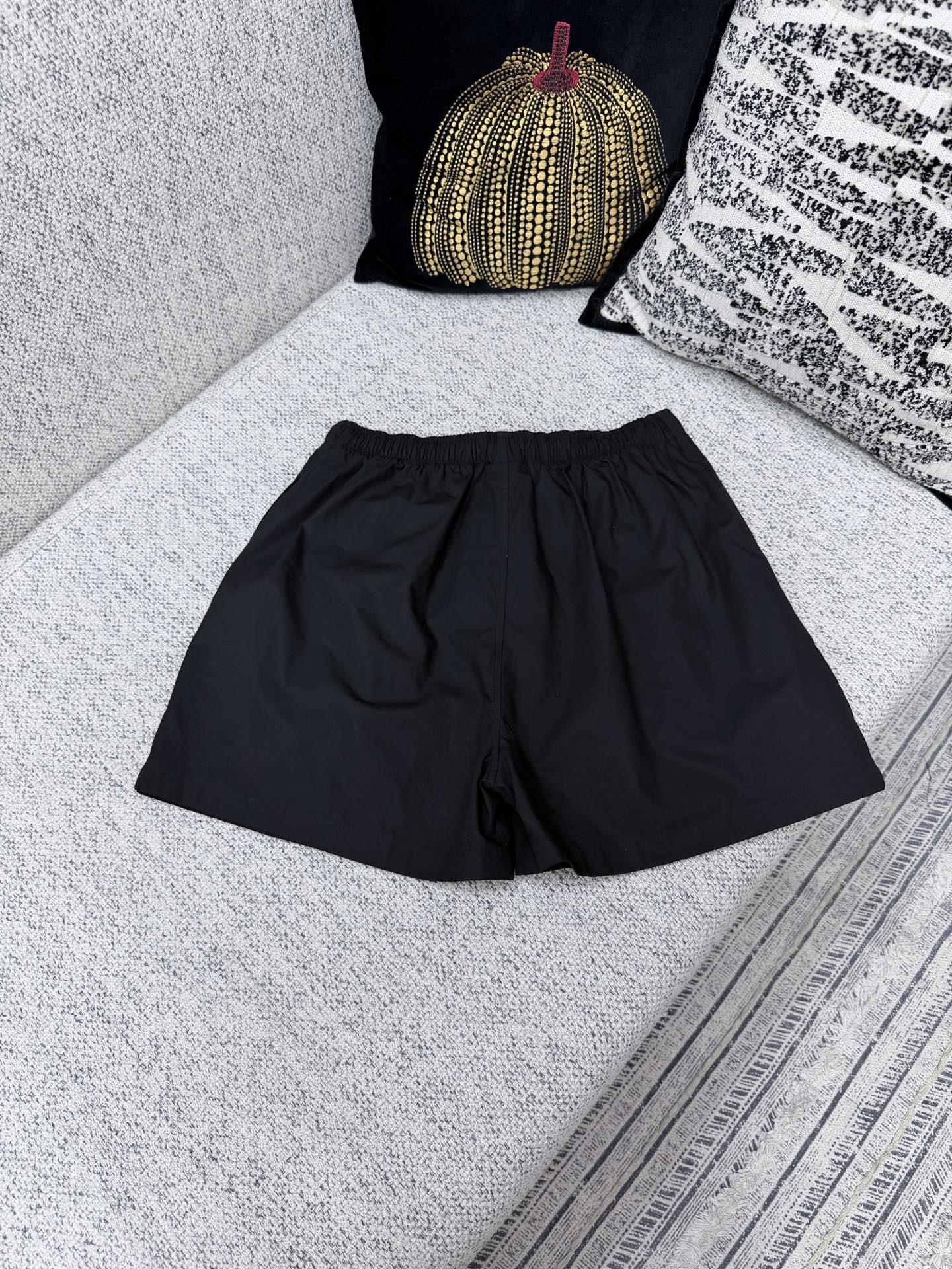 발렌시아가 26SS 남성 반바지 131764 Balenciaga Shorts 썸네일 이미지