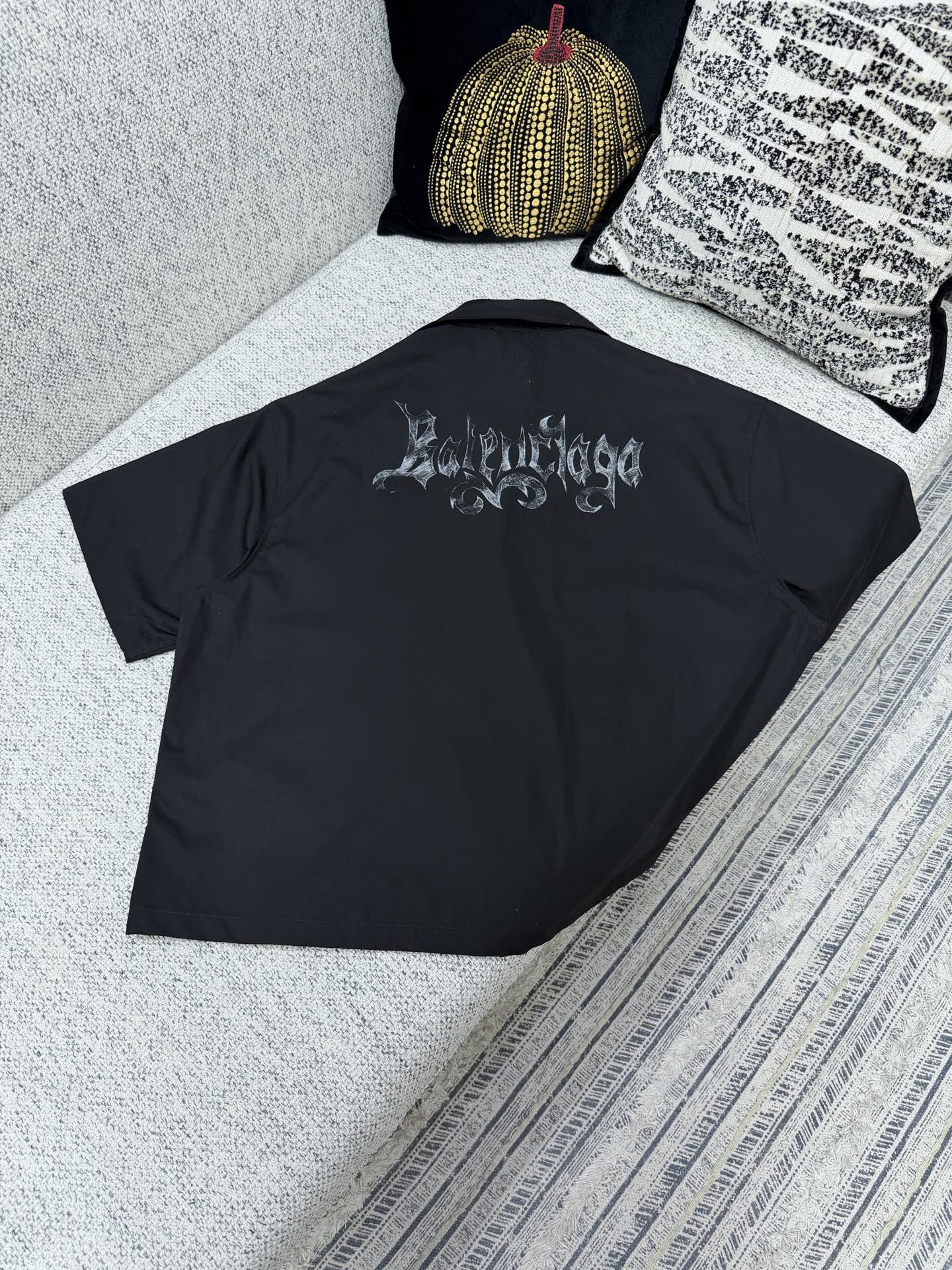 발렌시아가 26SS 남성 반팔 131763 Balenciaga T Shirt 썸네일 이미지