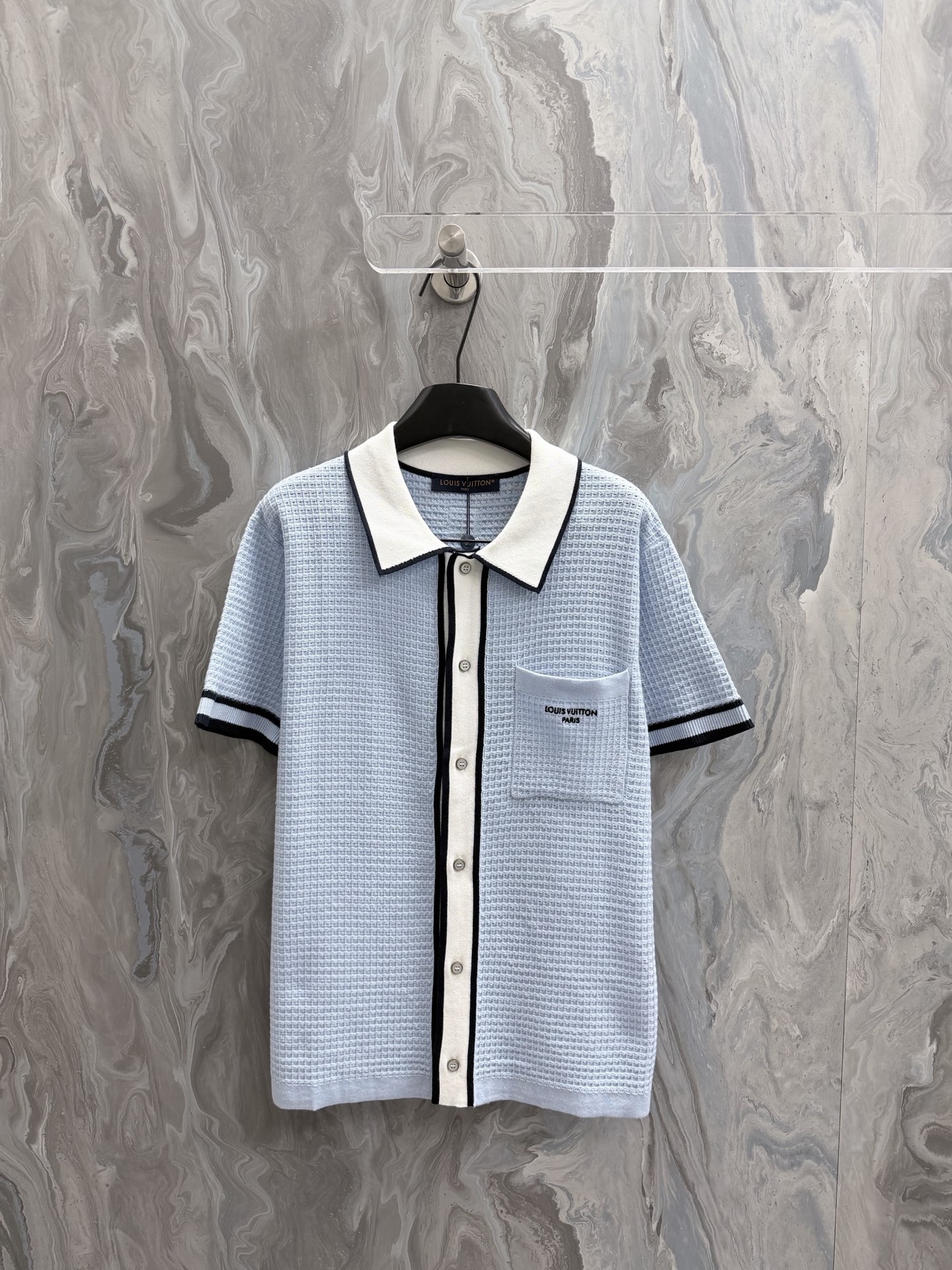 P180 Louis 26 nueva chaqueta de punto de manga corta con textura waffle y contraste de color, confeccionada en tejido d…