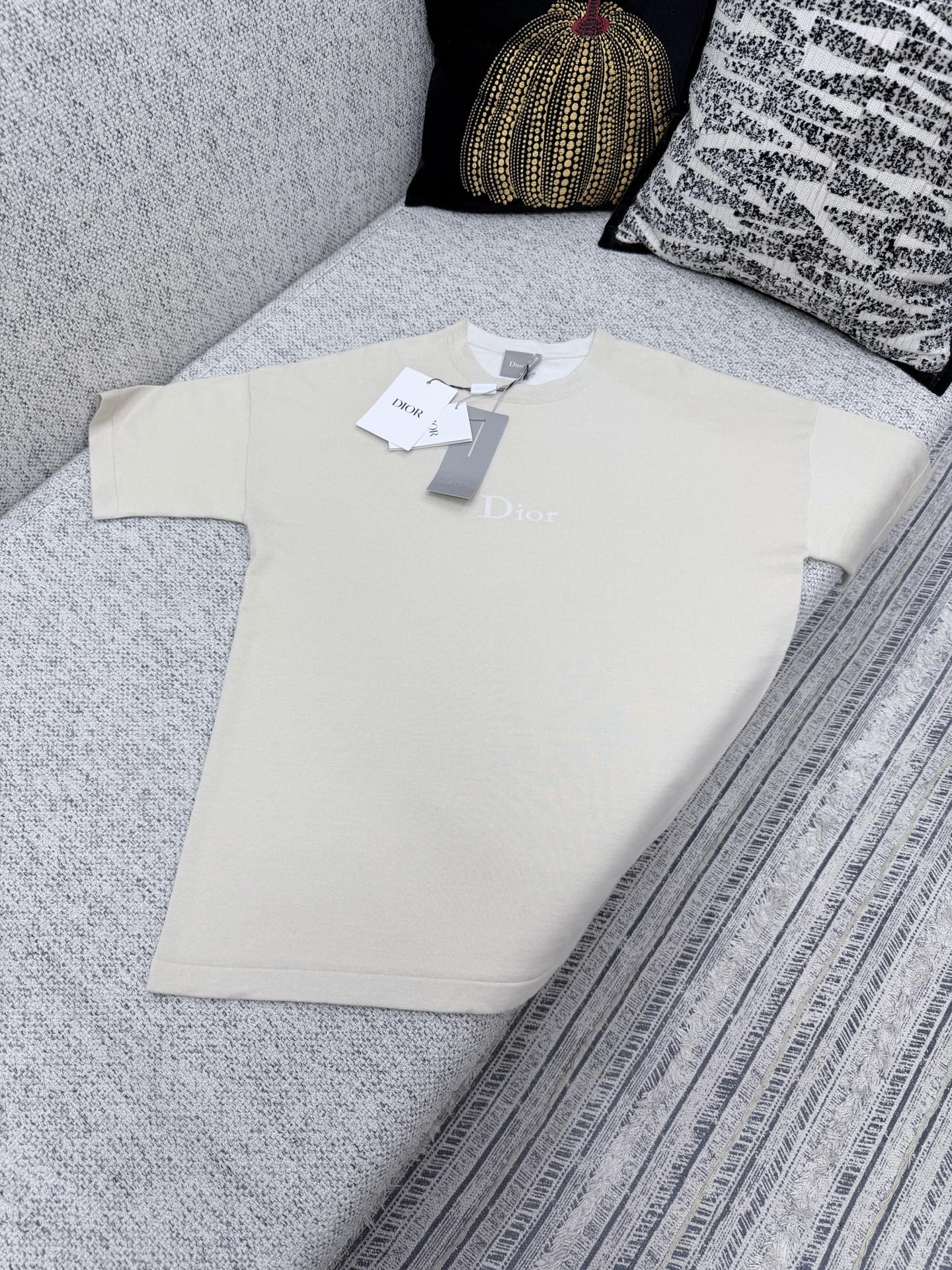 디올 26SS 남성 반팔 131748 Dior T Shirt 썸네일 이미지