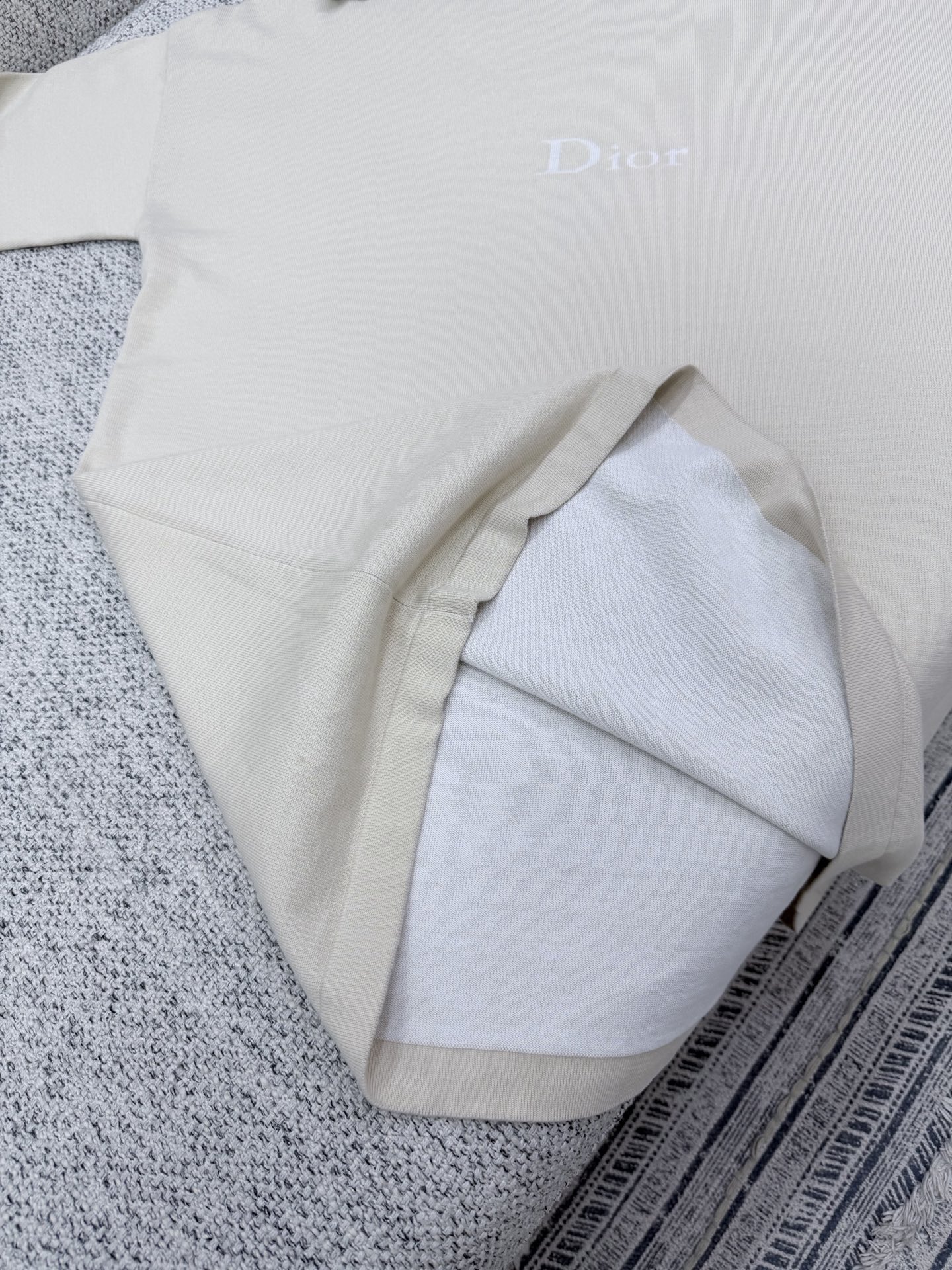 디올 26SS 남성 반팔 131748 Dior T Shirt 썸네일 이미지