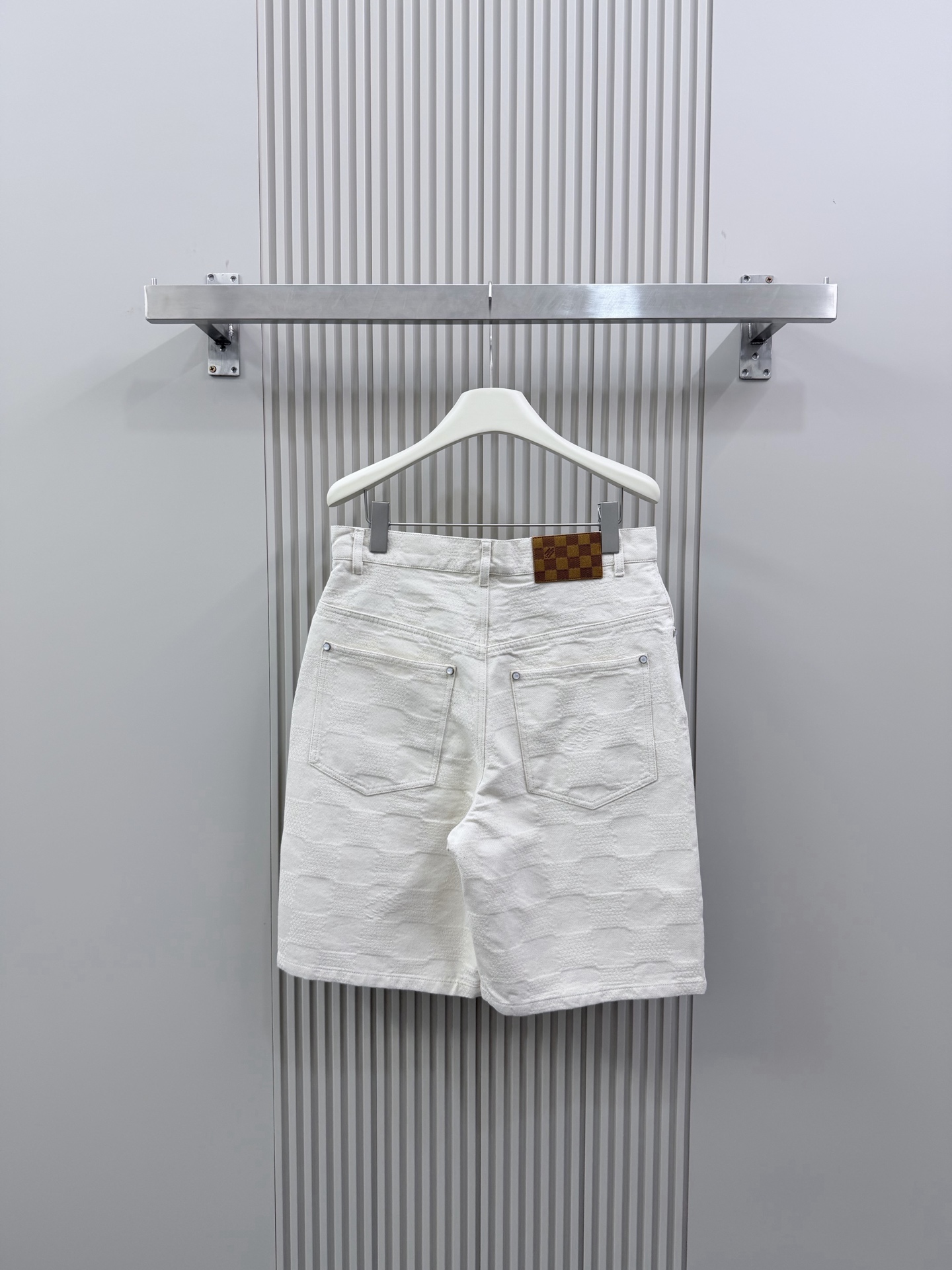 루이비통 26SS 남성 반바지 131746 Louis Vuitton Shorts 썸네일 이미지