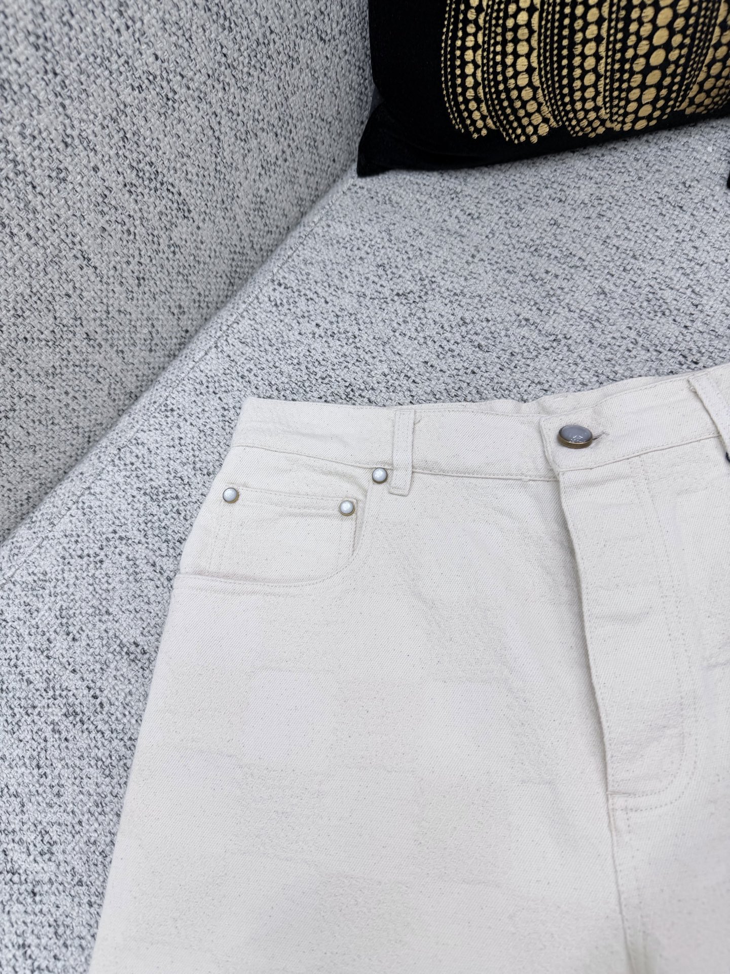 루이비통 26SS 남성 반바지 131746 Louis Vuitton Shorts 썸네일 이미지