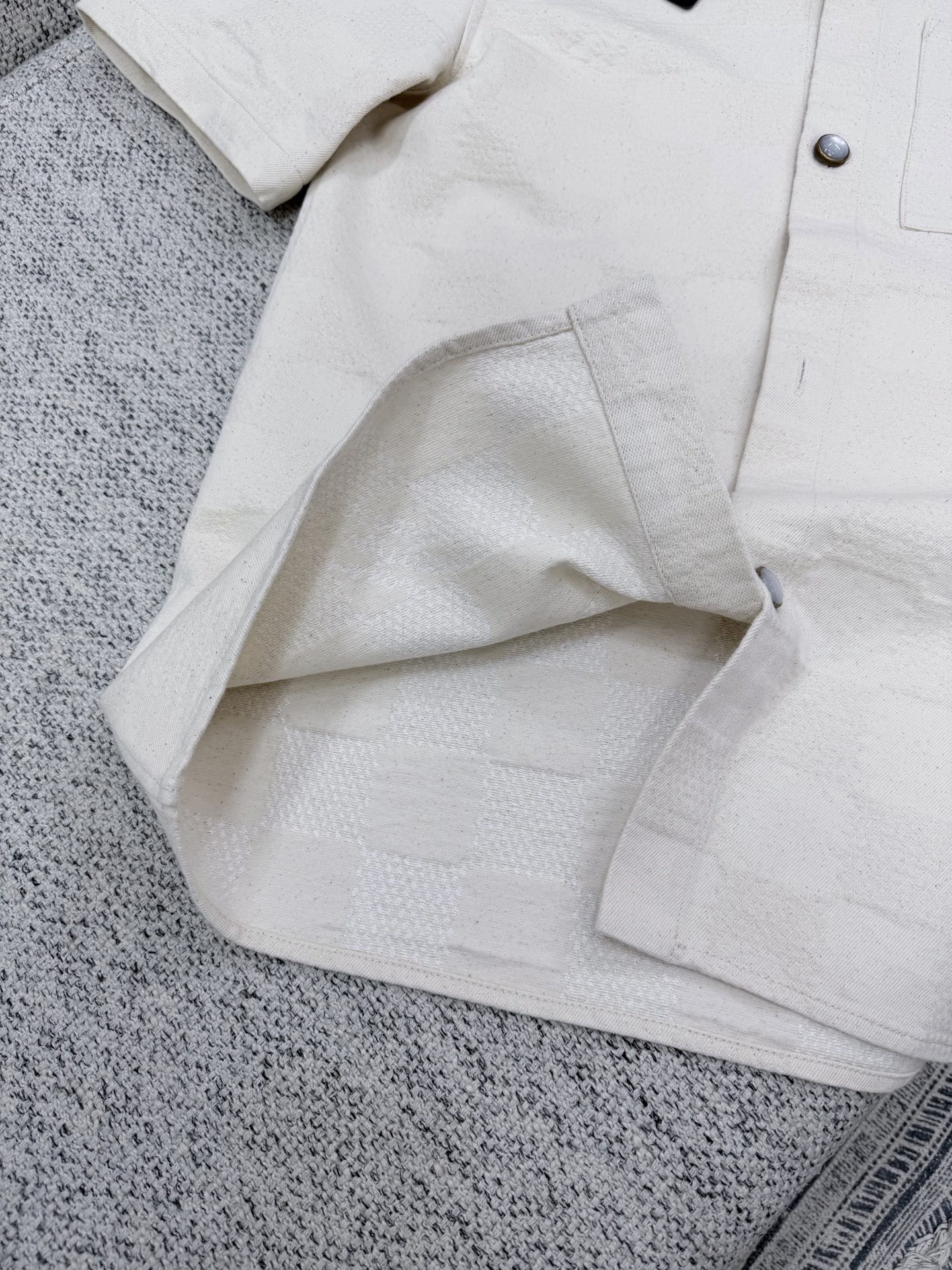 루이비통 26SS 남성 반팔 131745 Louis Vuitton T Shirt 썸네일 이미지