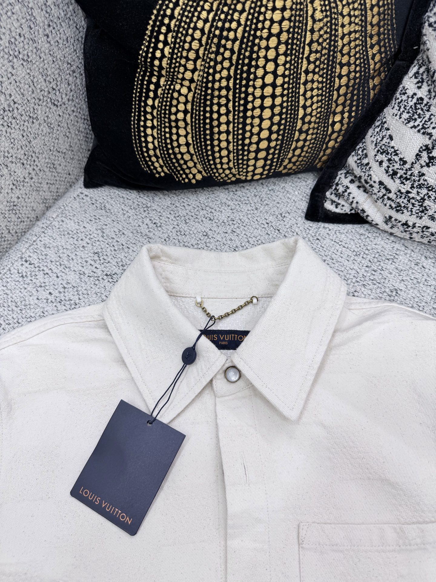 루이비통 26SS 남성 반팔 131745 Louis Vuitton T Shirt 썸네일 이미지
