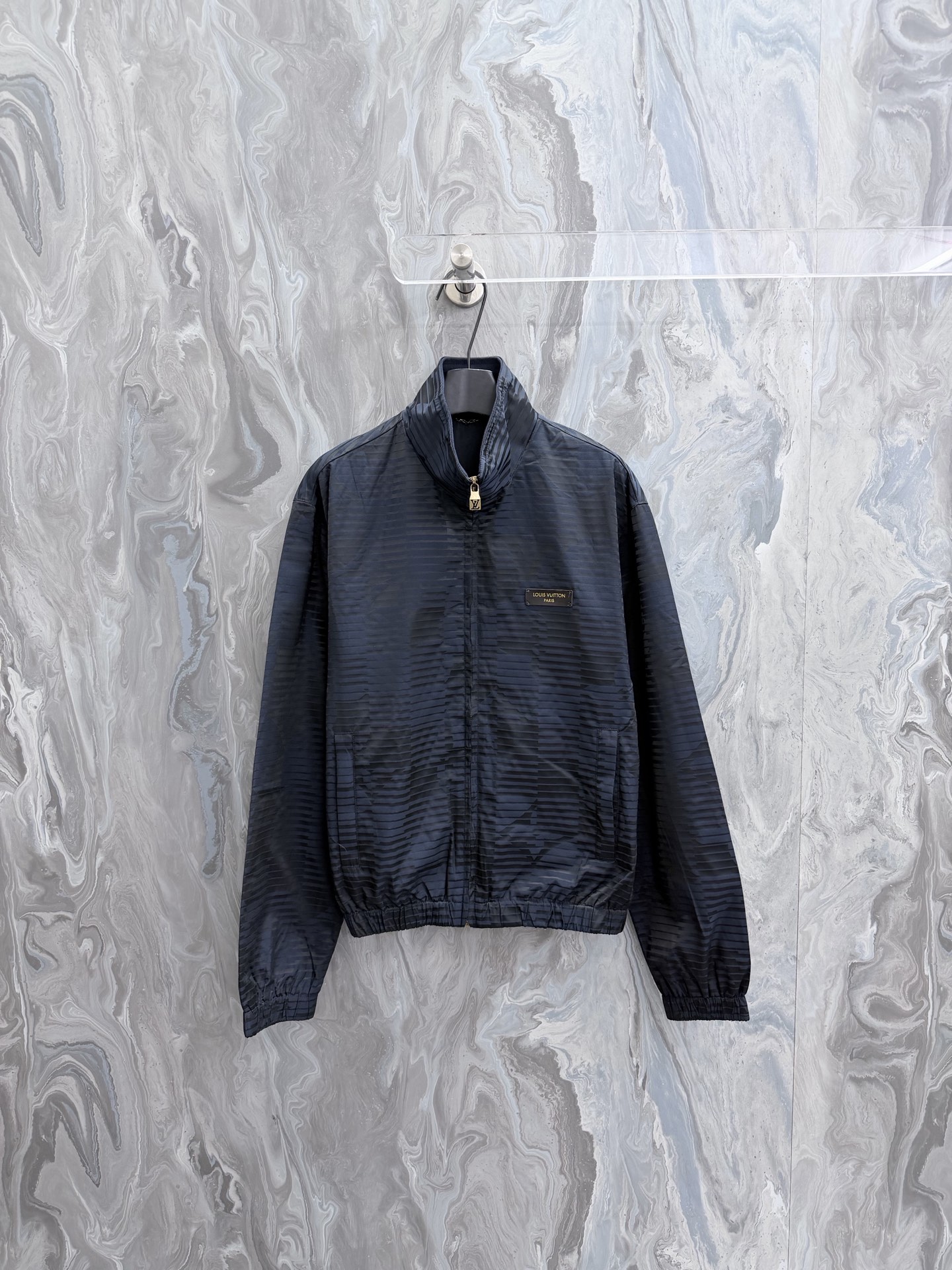 P280 Louis 26 nuevo Monogram, chaqueta deportiva de cuello alto con cremallera y rayas, corte estándar, versión alta. T…