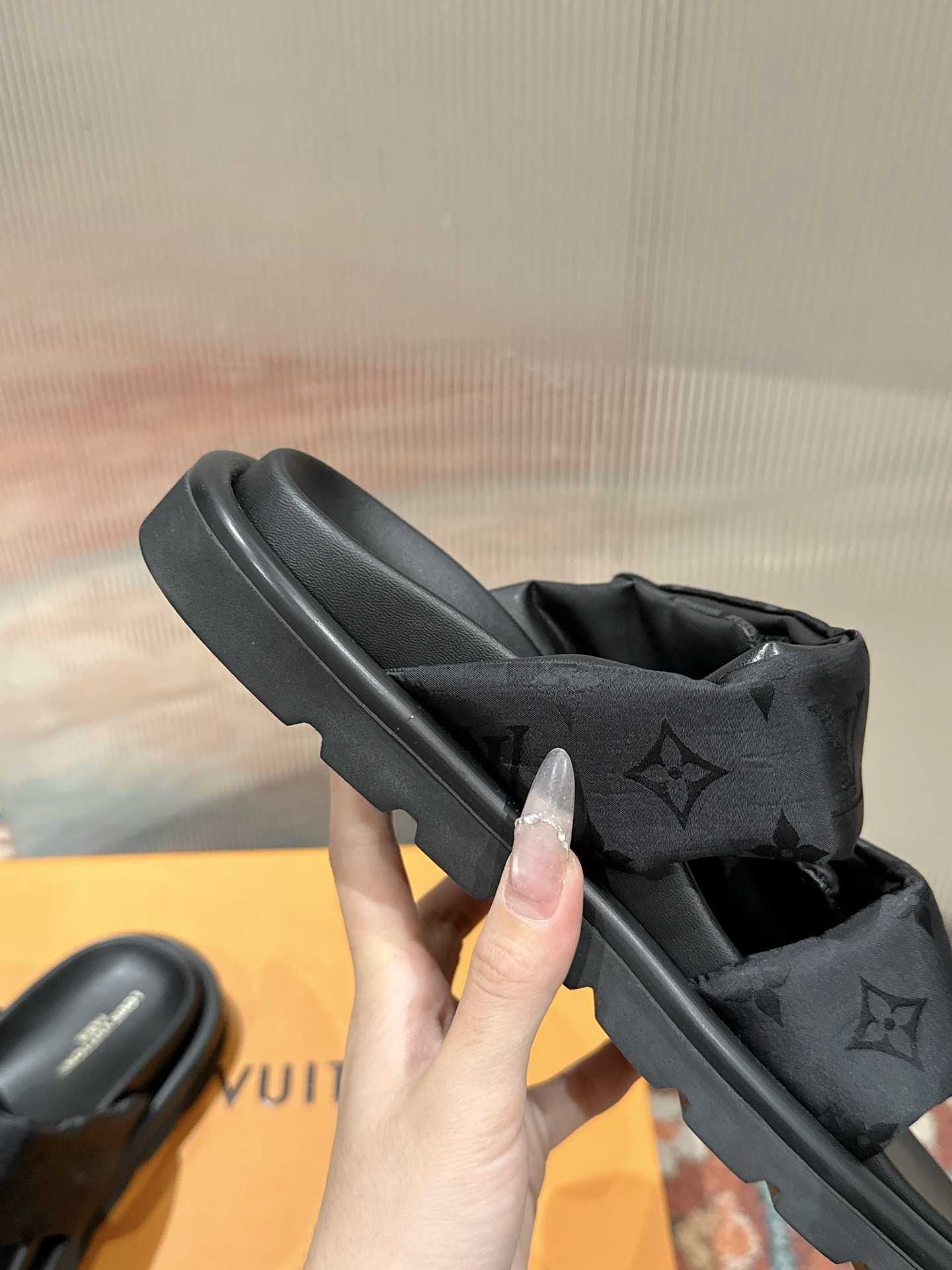 LV damskor — photo 6