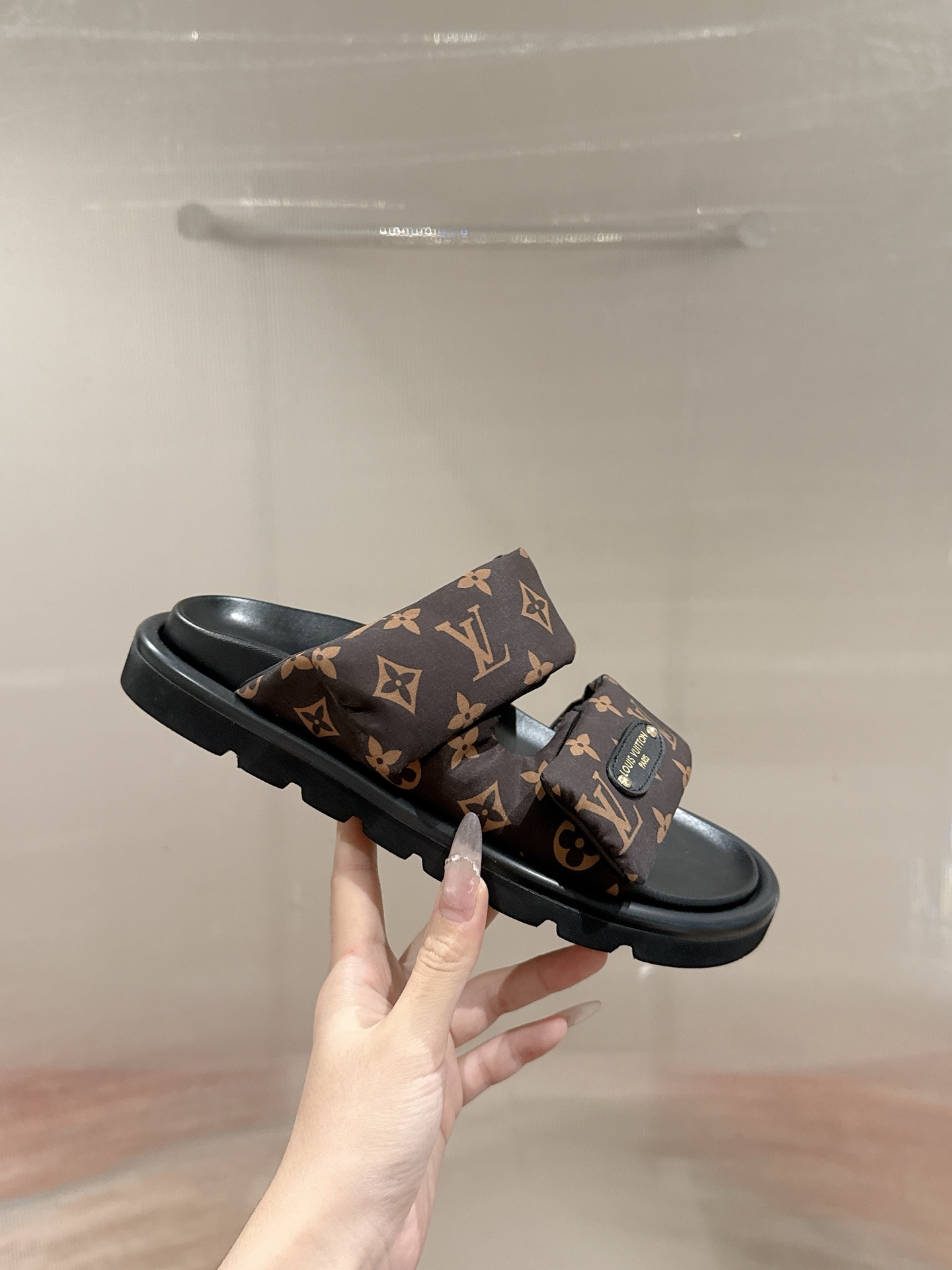 chaussures femme LV — photo 4