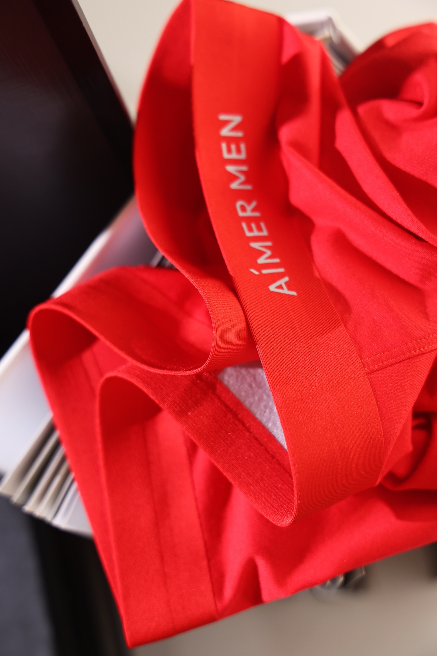 本命年~大红护体新年穿“红”鸿运当头！3D立体剪裁，一片式包裹，不易夹裆，不易夹臀。