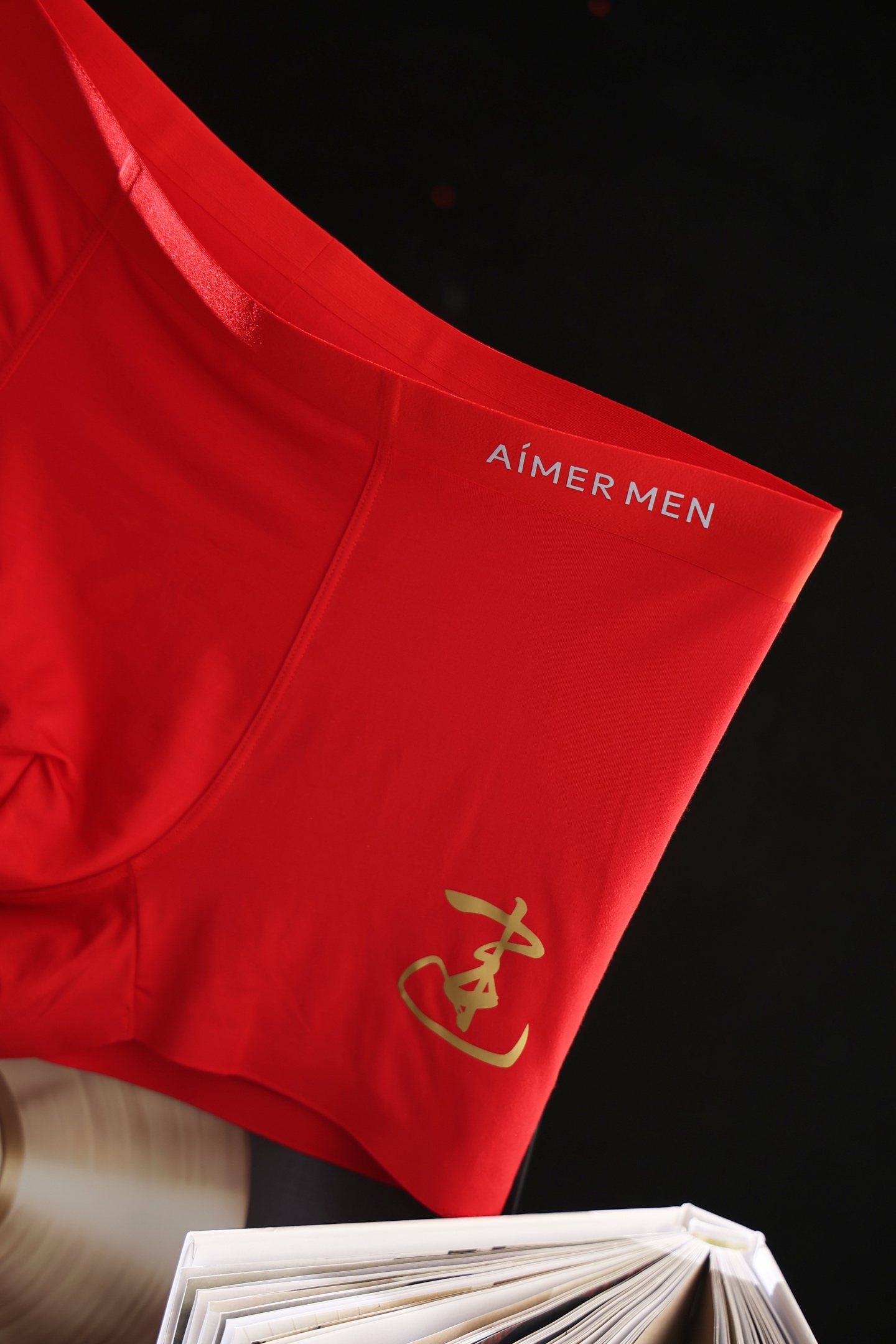 本命年~大红护体新年穿“红”鸿运当头！3D立体剪裁，一片式包裹，不易夹裆，不易夹臀。