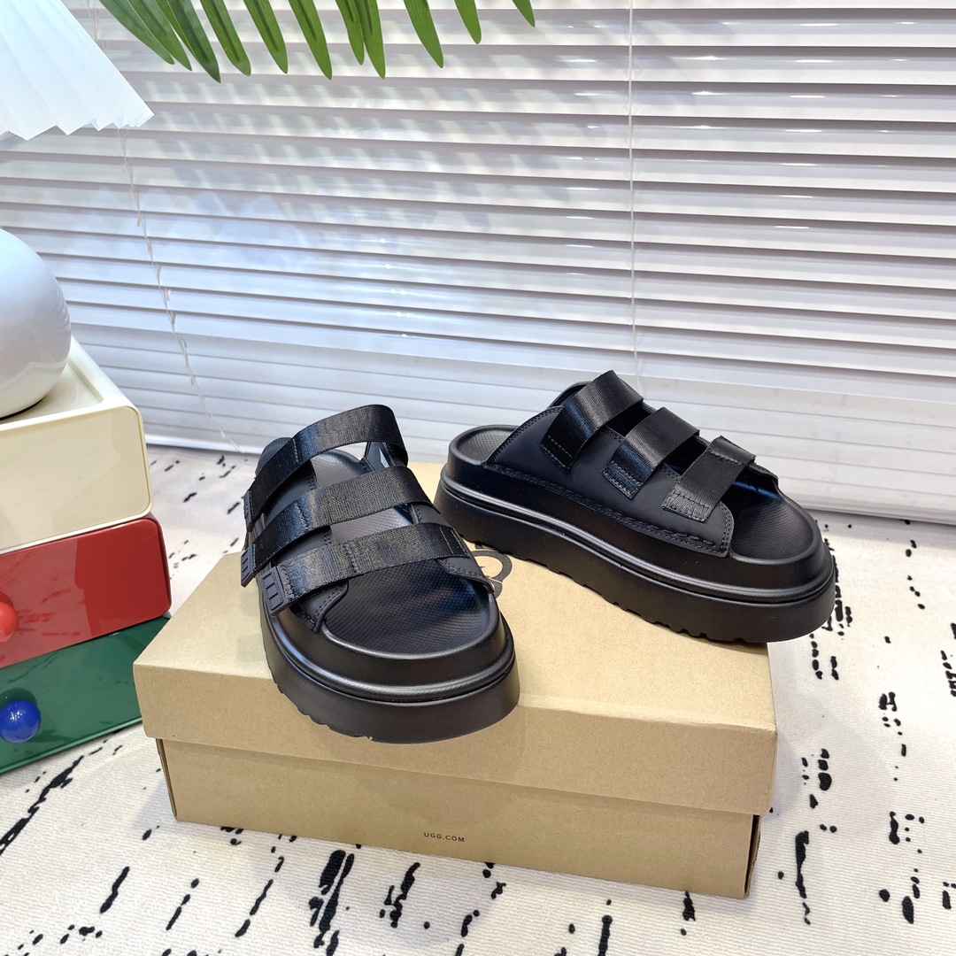 NO:264892,UGG~25vs spring and summer hot spring and summer sponge cake thick-soled sandal series... [Sponge cake thick-soled sandals] The main feature is a casual style, simple and generous, yet elegant, dopamine sandals!  Exclusive romance of summer!  !  Fabric: Original custom cowhide Velcro Inner: Original custom sheepskin Finger pad: Original custom EVA Outsole: Original mold foamed sole (4cm) Size: 35-39 (40 customization without return and exchange) Packaging: Original full set of packaging Color: Official website synchronized 5 colors, slippers, sandals, slippers, cowhide, sheepskin19860909UGG~25vs春夏爆款松糕厚底凉鞋系列……【松糕厚底凉拖】 主打一个随心索性 简单大方不失优雅 多巴胺凉拖！夏天的专属浪漫！！ 面料:原版定制牛皮魔术贴 内里:原版定制羊皮 垫脚:原版定制EVA 大底:原版开模发泡大底（4cm） 码数:35-39（40定制不退换） 包装:原版全套包装 颜色:官网同步5色出,拖鞋,sandals,slippers,cowhide,sheepskin,Women's Shoes