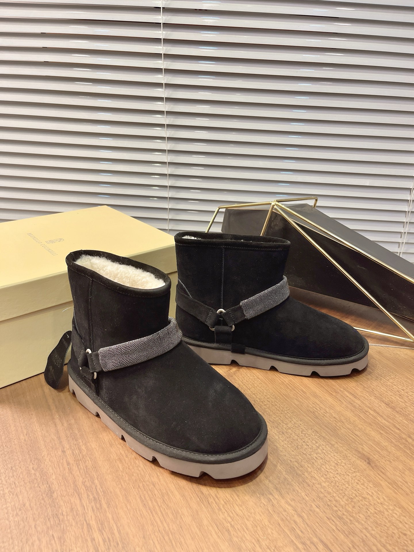 NO:352734,Real price Purchase level Brunello Cucinelli New winter style Snow boots Imported Australian lamb wool inner lining, custom Italian high-density original large sole imported, high mercerized fabric, 35-41 (40 41 custom made without return),,brunello cucinelli,boots19860909实价 代购级别Brunello Cucinelli 冬季新款 雪地靴 内里进口澳洲羊羔毛内里 大底定制意大利高密度原版大底 面料进口高丝光 码数35-41（40 41订做不退换）,,brunello cucinelli,boots,Men's shoes