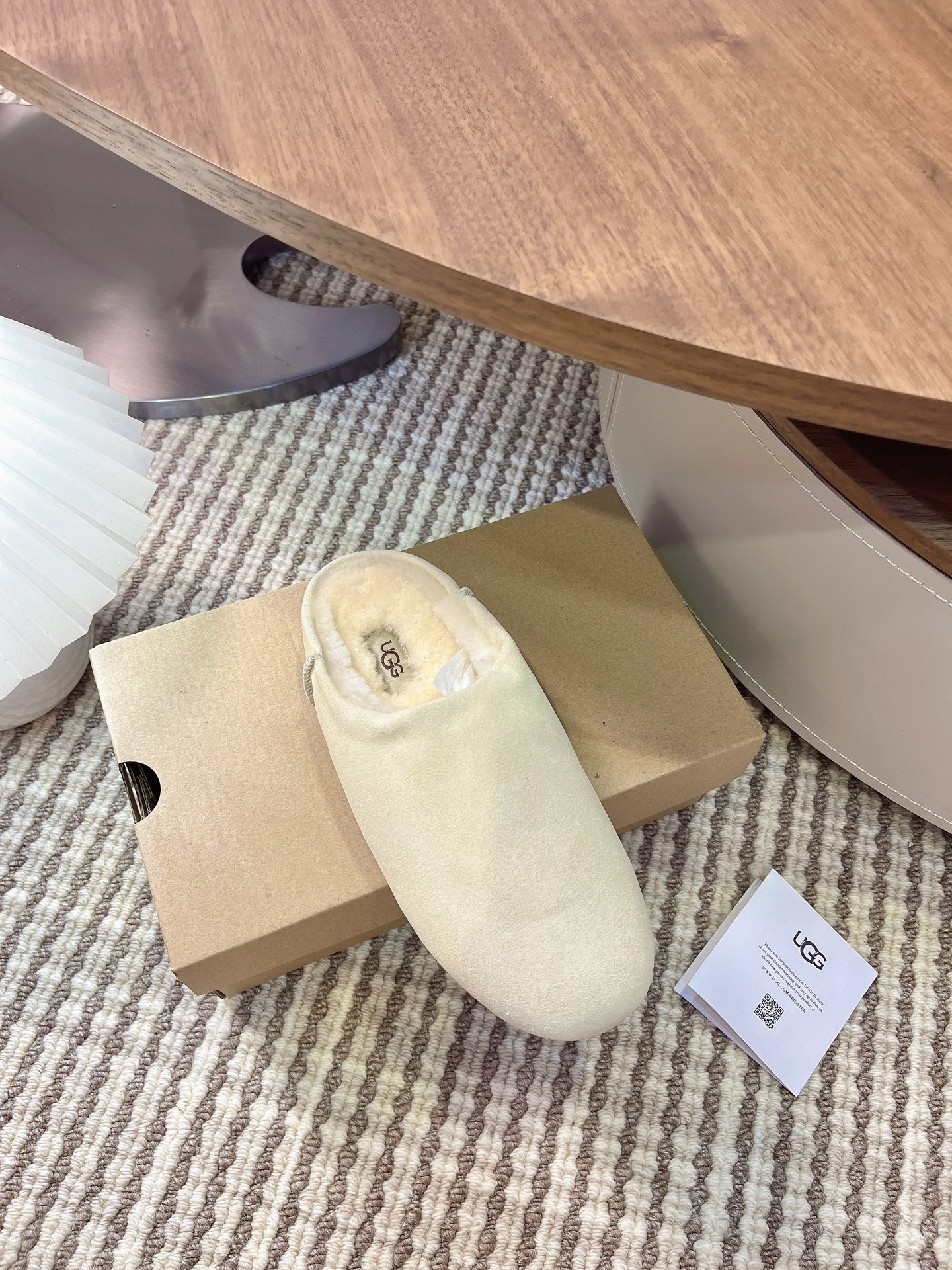 UGG秋季新款女士浅口休闲鞋 轻薄一脚蹬懒人鞋 包头鞋 小土豆鞋 各路网红明星同款上脚非常好看，舒适百搭