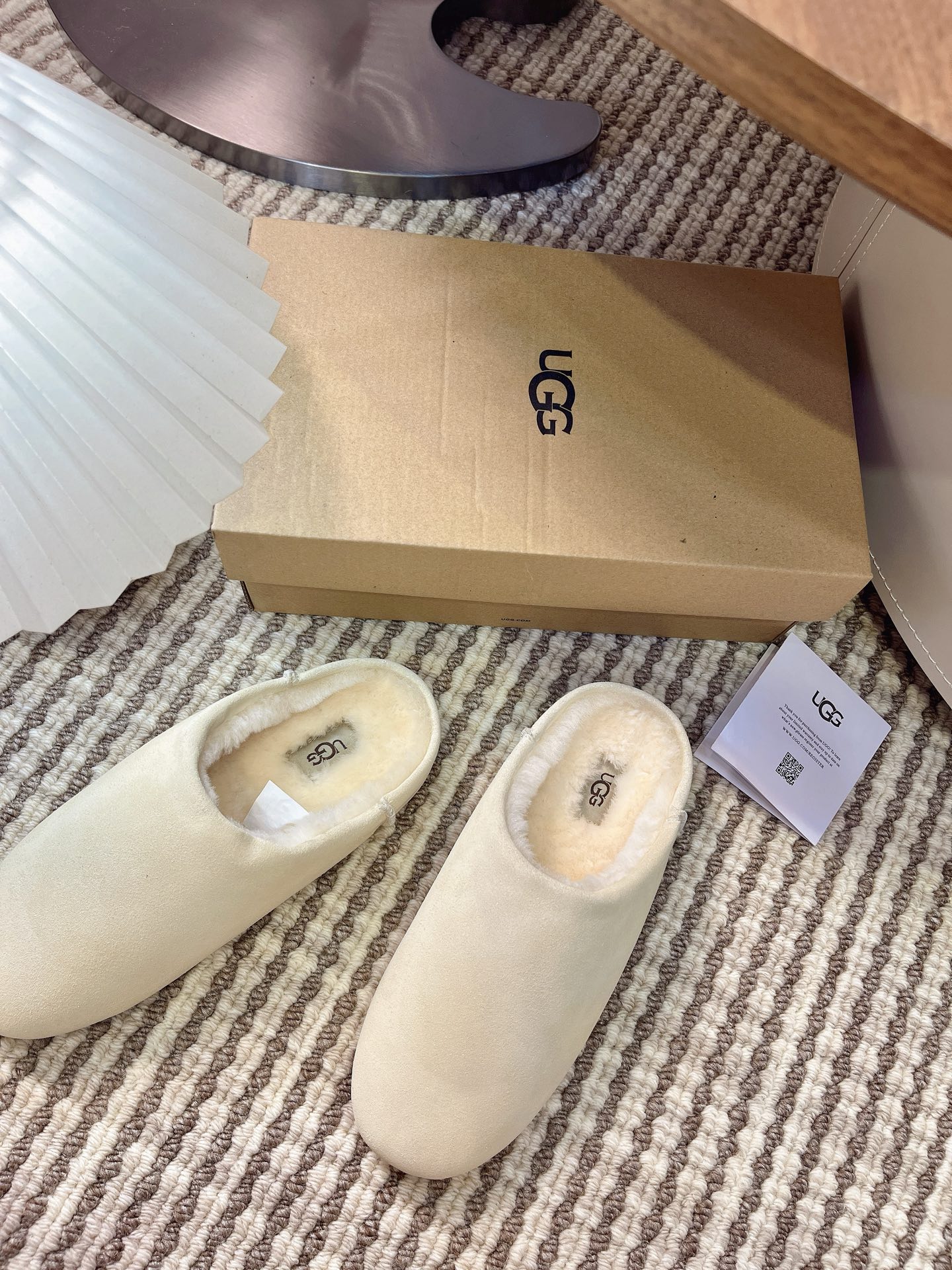 UGG秋季新款女士浅口休闲鞋 轻薄一脚蹬懒人鞋 包头鞋 小土豆鞋 各路网红明星同款上脚非常好看，舒适百搭