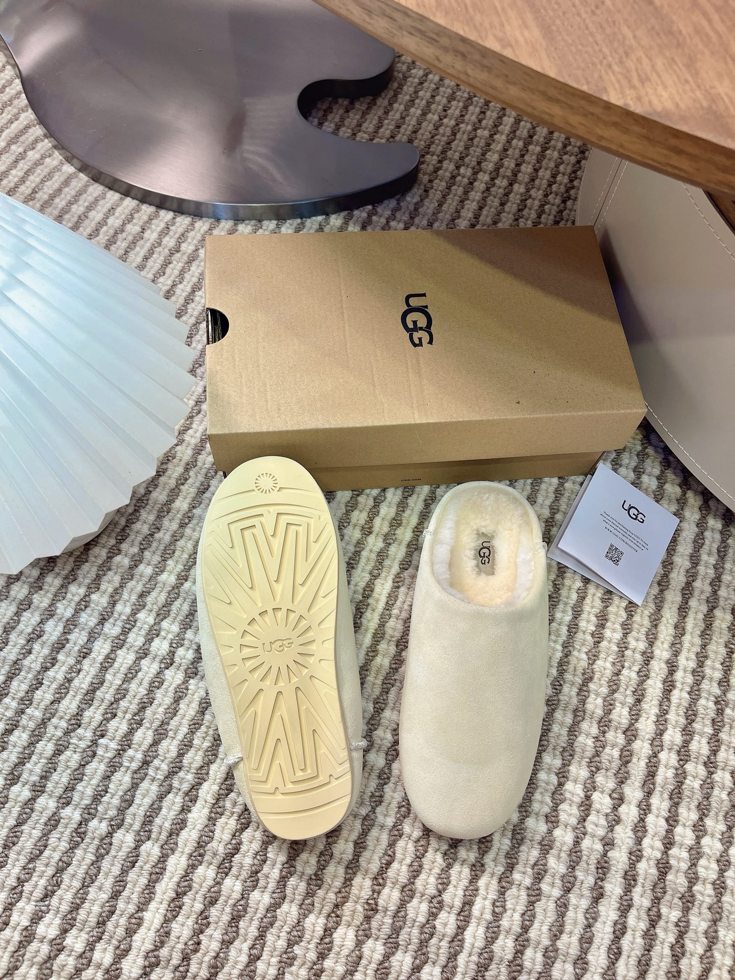 UGG秋季新款女士浅口休闲鞋 轻薄一脚蹬懒人鞋 包头鞋 小土豆鞋 各路网红明星同款上脚非常好看，舒适百搭