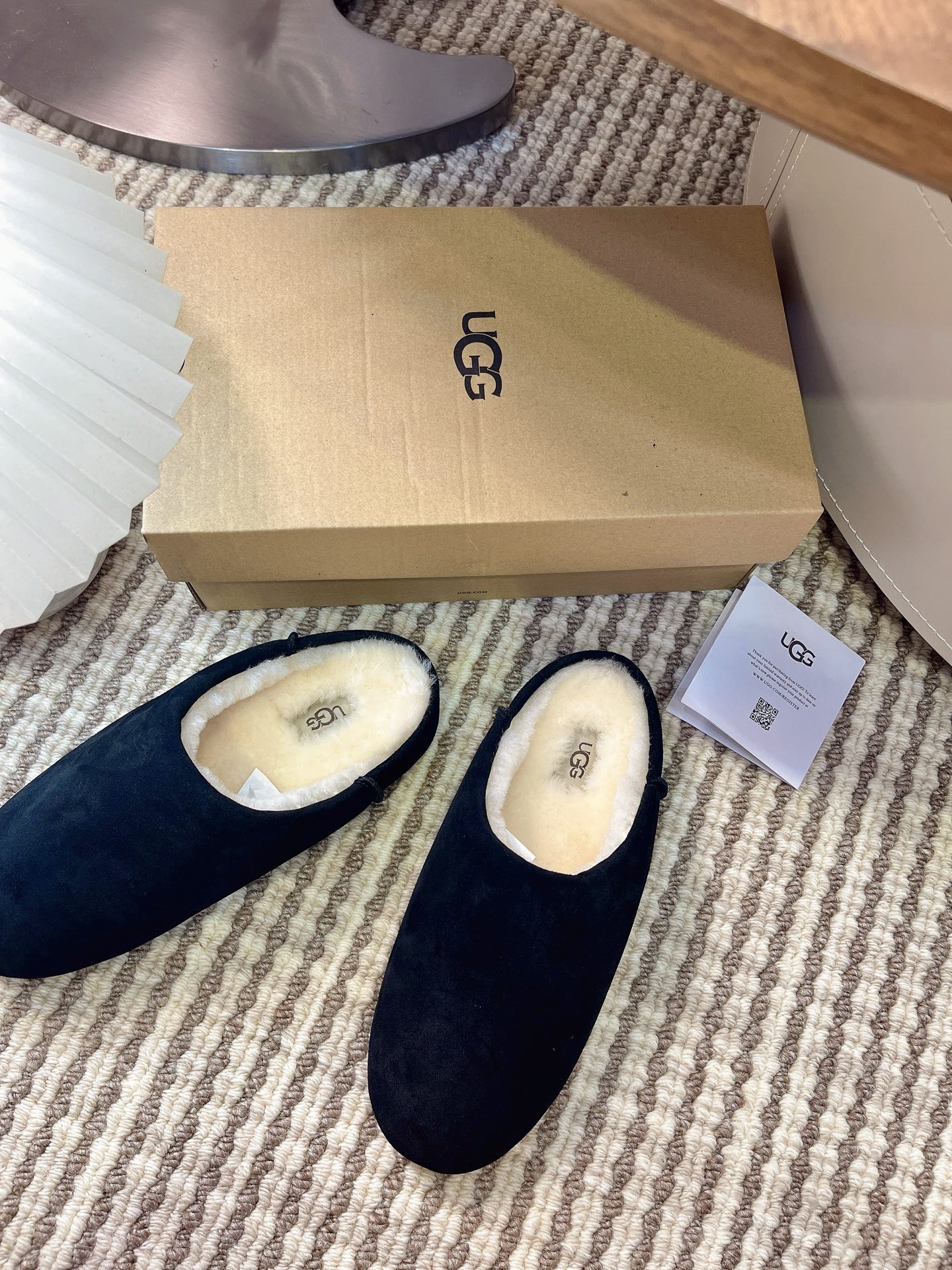 UGG秋季新款女士浅口休闲鞋 轻薄一脚蹬懒人鞋 包头鞋 小土豆鞋 各路网红明星同款上脚非常好看，舒适百搭