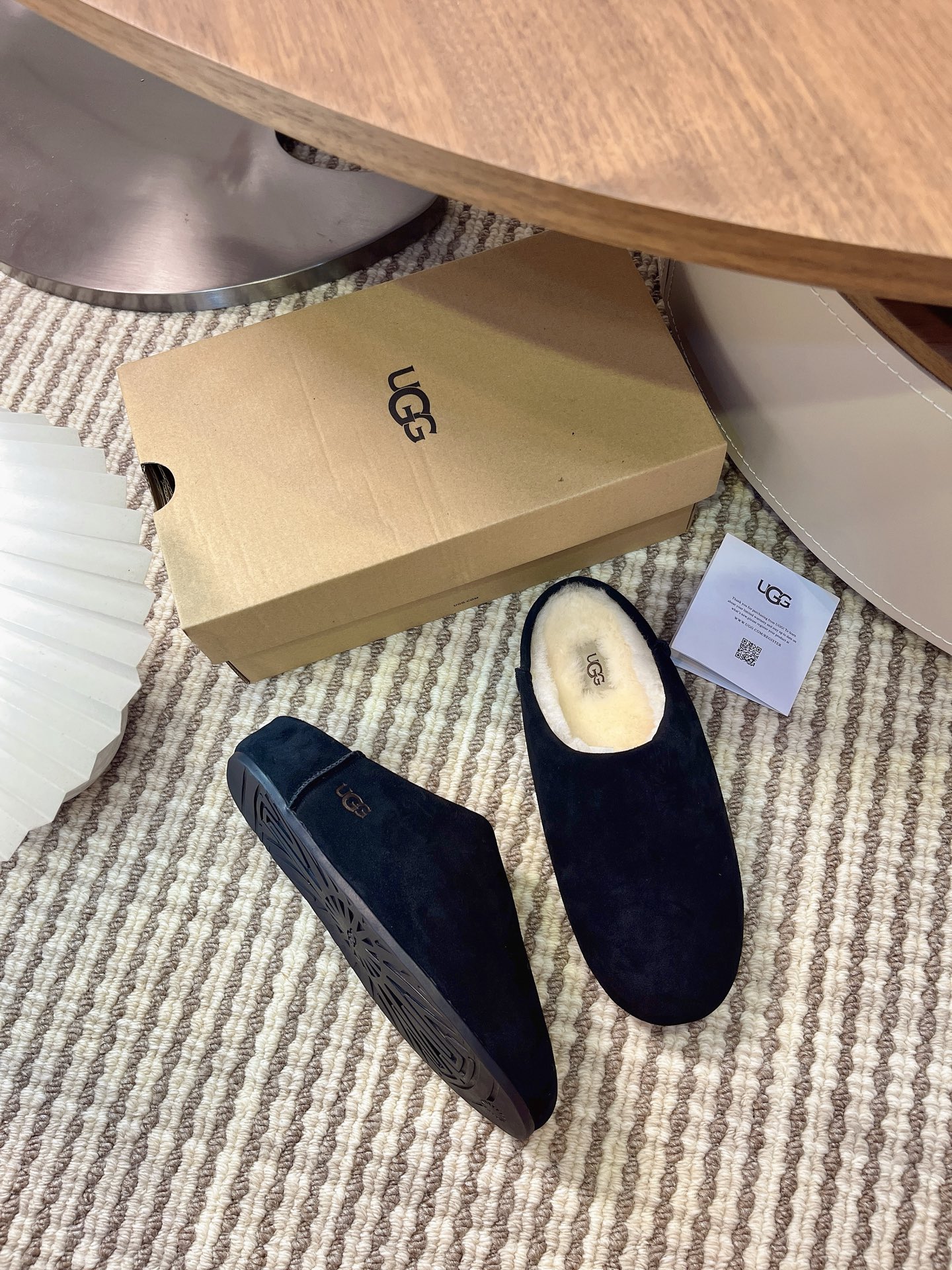 UGG秋季新款女士浅口休闲鞋 轻薄一脚蹬懒人鞋 包头鞋 小土豆鞋 各路网红明星同款上脚非常好看，舒适百搭