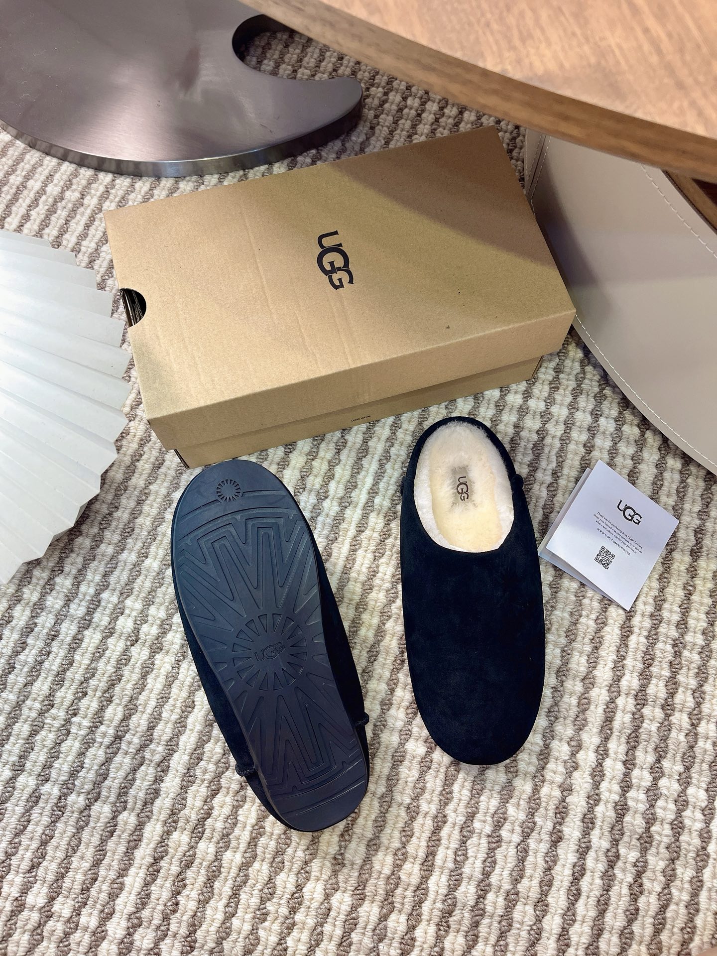 UGG秋季新款女士浅口休闲鞋 轻薄一脚蹬懒人鞋 包头鞋 小土豆鞋 各路网红明星同款上脚非常好看，舒适百搭