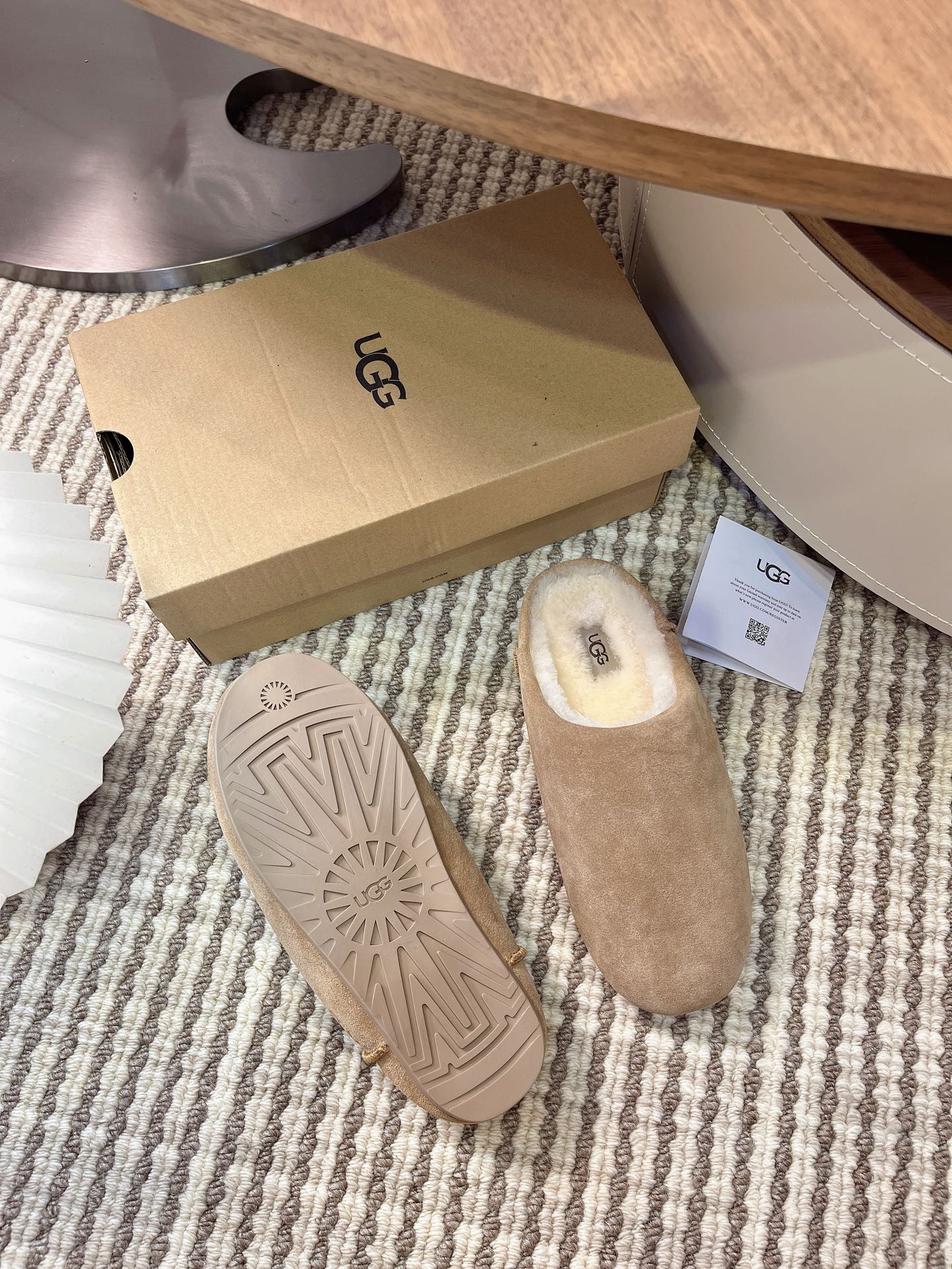 UGG秋季新款女士浅口休闲鞋 轻薄一脚蹬懒人鞋 包头鞋 小土豆鞋 各路网红明星同款上脚非常好看，舒适百搭