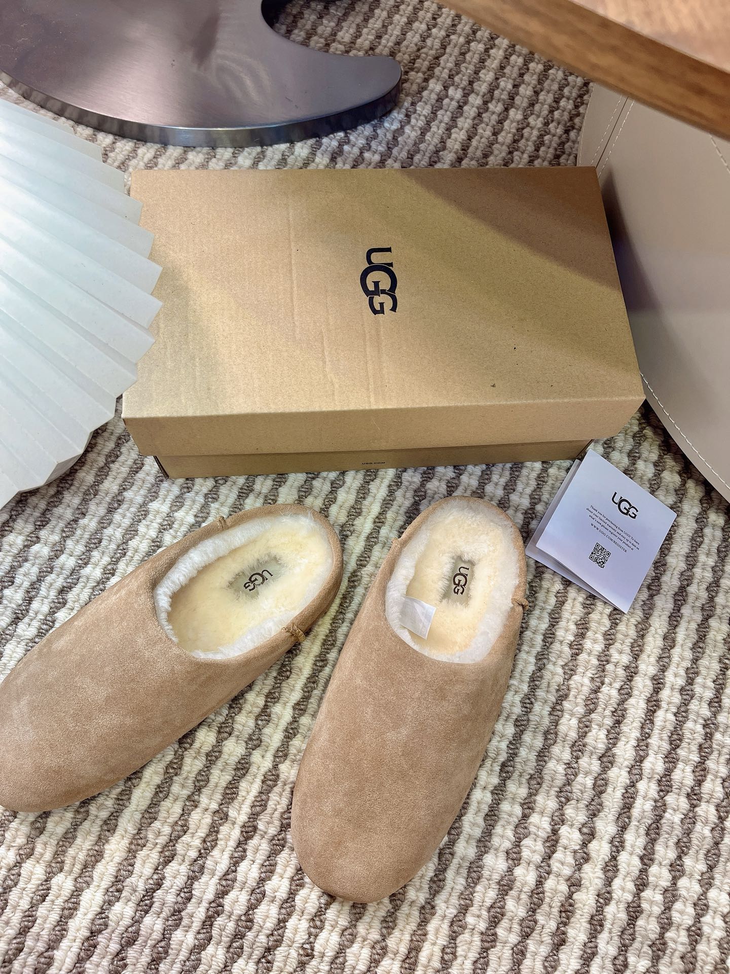 UGG秋季新款女士浅口休闲鞋 轻薄一脚蹬懒人鞋 包头鞋 小土豆鞋 各路网红明星同款上脚非常好看，舒适百搭
