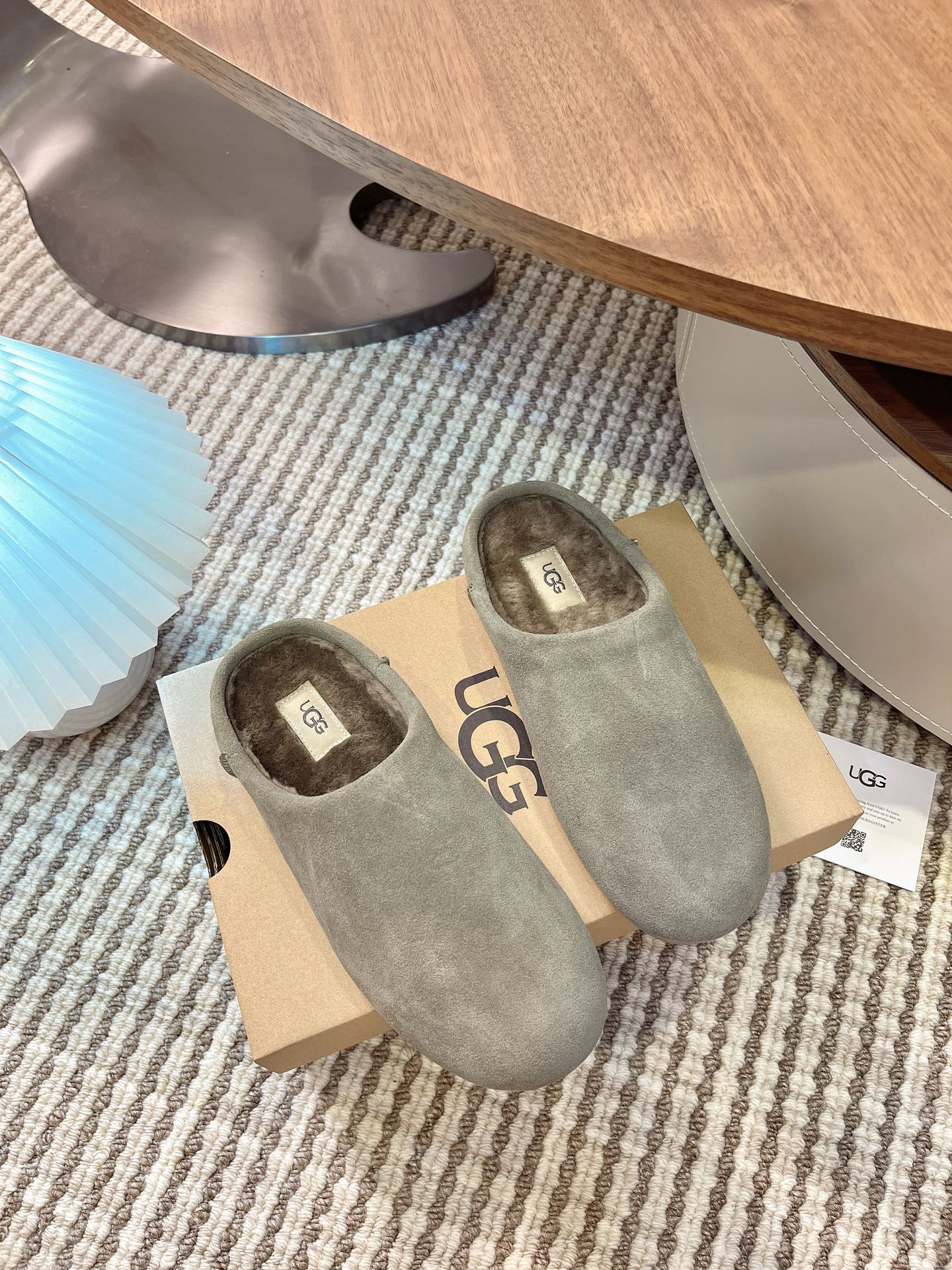NO:558773,UGG's new fall casual shoes for women, thin slip-on slip-on shoes, toe-cap shoes, small potato shoes, the same style worn by various Internet celebrity stars, very good-looking, comfortable and versatile. Style No. 1171390, size 35-40, semi-slip fur shoes19860909UGG秋季新款女士浅口休闲鞋 轻薄一脚蹬懒人鞋 包头鞋 小土豆鞋 各路网红明星同款上脚非常好看,舒适百搭 款号1171390 码数35-40,半拖毛毛鞋,Women's Shoes