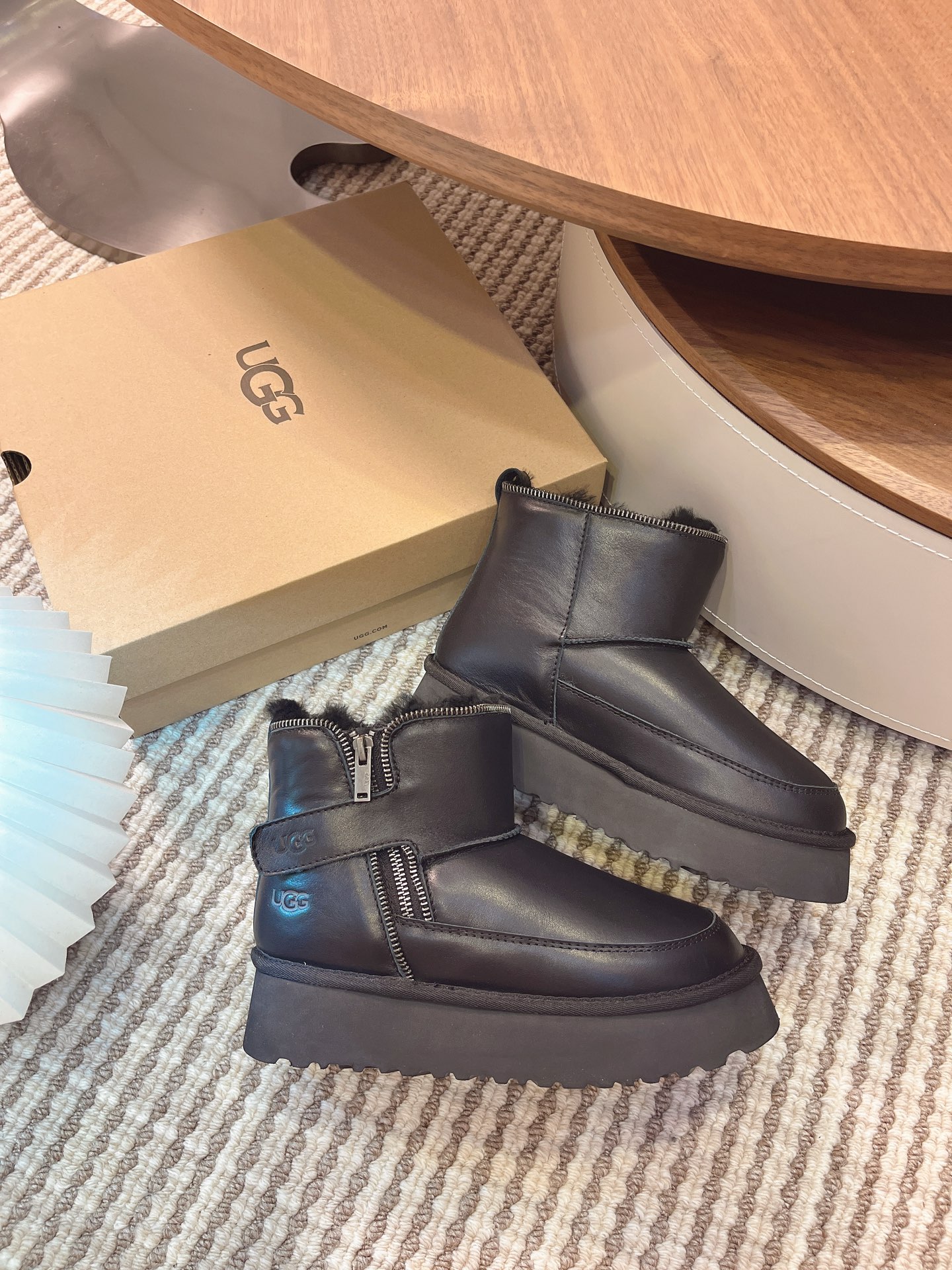 摩托款厚底 UGG雪地靴 毛毛鞋原版开模深凹槽高弹鞋底，原版版型，25s主推机车靴，百搭风格，配金属拉链