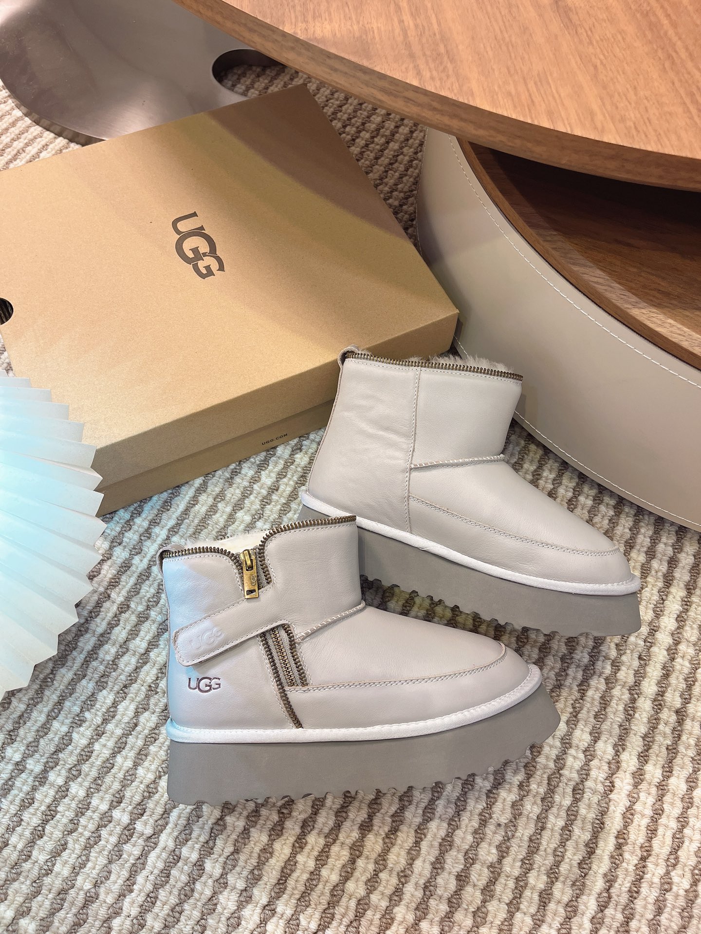 摩托款厚底 UGG雪地靴 毛毛鞋原版开模深凹槽高弹鞋底，原版版型，25s主推机车靴，百搭风格，配金属拉链
