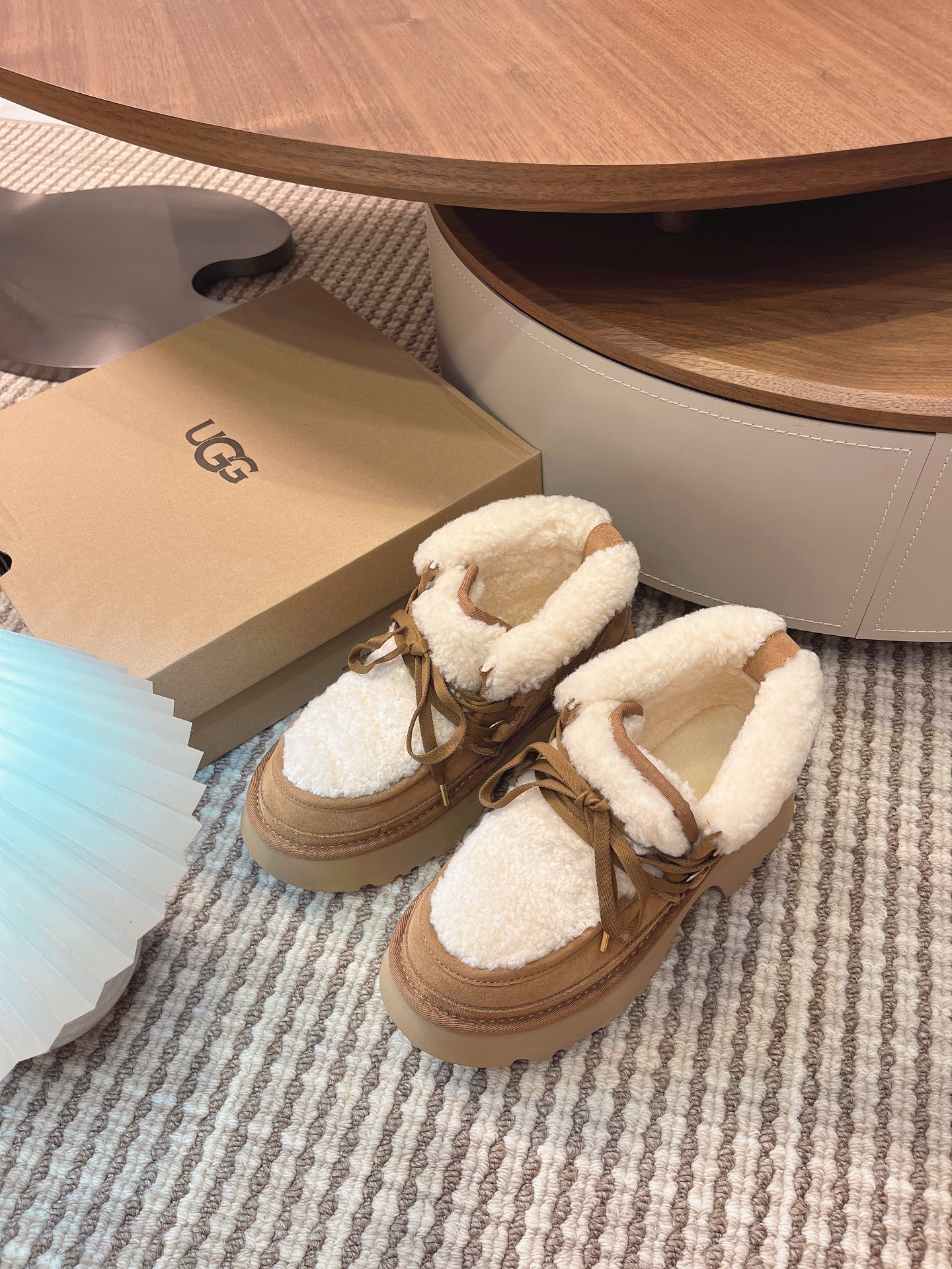 UGG秋冬新款 厚底坡跟人鱼系带靴ugg泰迪卷毛 毛毛鞋软软糯糯 百搭时尚新款 小仙女冬天的必备品 上脚