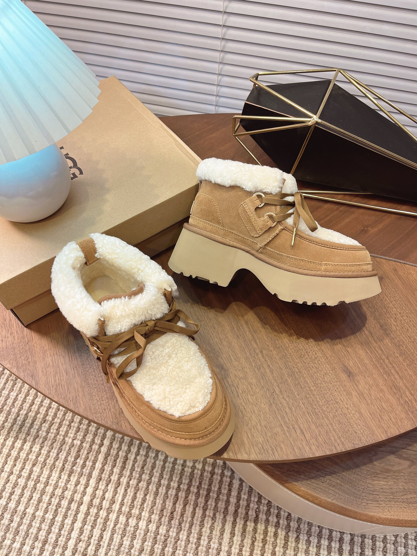 UGG秋冬新款 厚底坡跟人鱼系带靴ugg泰迪卷毛 毛毛鞋软软糯糯 百搭时尚新款 小仙女冬天的必备品 上脚
