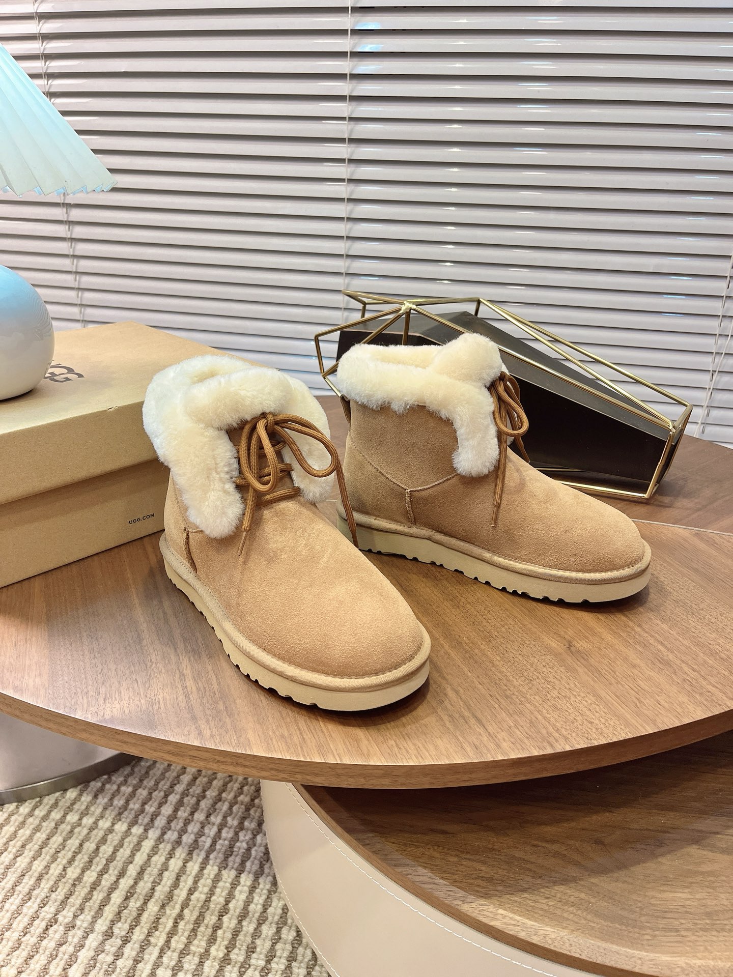 NO:536341,UGG Autumn New Women's Comfortable and Casual Classic Strap Snow Boots Lazy Shoes 1174576 The surface is made of ox-two wool. Original foamed outsole. Black, maroon, size 35-40, snow boots, boots19860909UGG秋季新款女士舒适休闲经典绑带雪地靴懒人鞋1174576 面用牛二层内里羊毛.原版发泡大底. 黑色,栗色, 码数35-40,雪地靴,boots,Women's Shoes