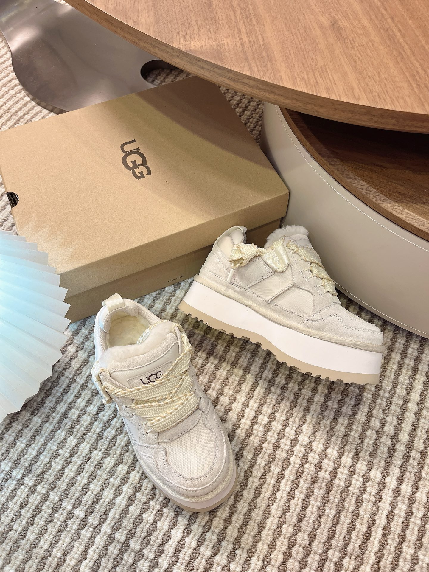 𝐔𝐆𝐆｜艾秋梅尔系列hanni同款厚底太爱了，又特别轻便好穿，搭配袜子有种甜度超标少女感，厚底增高设计，