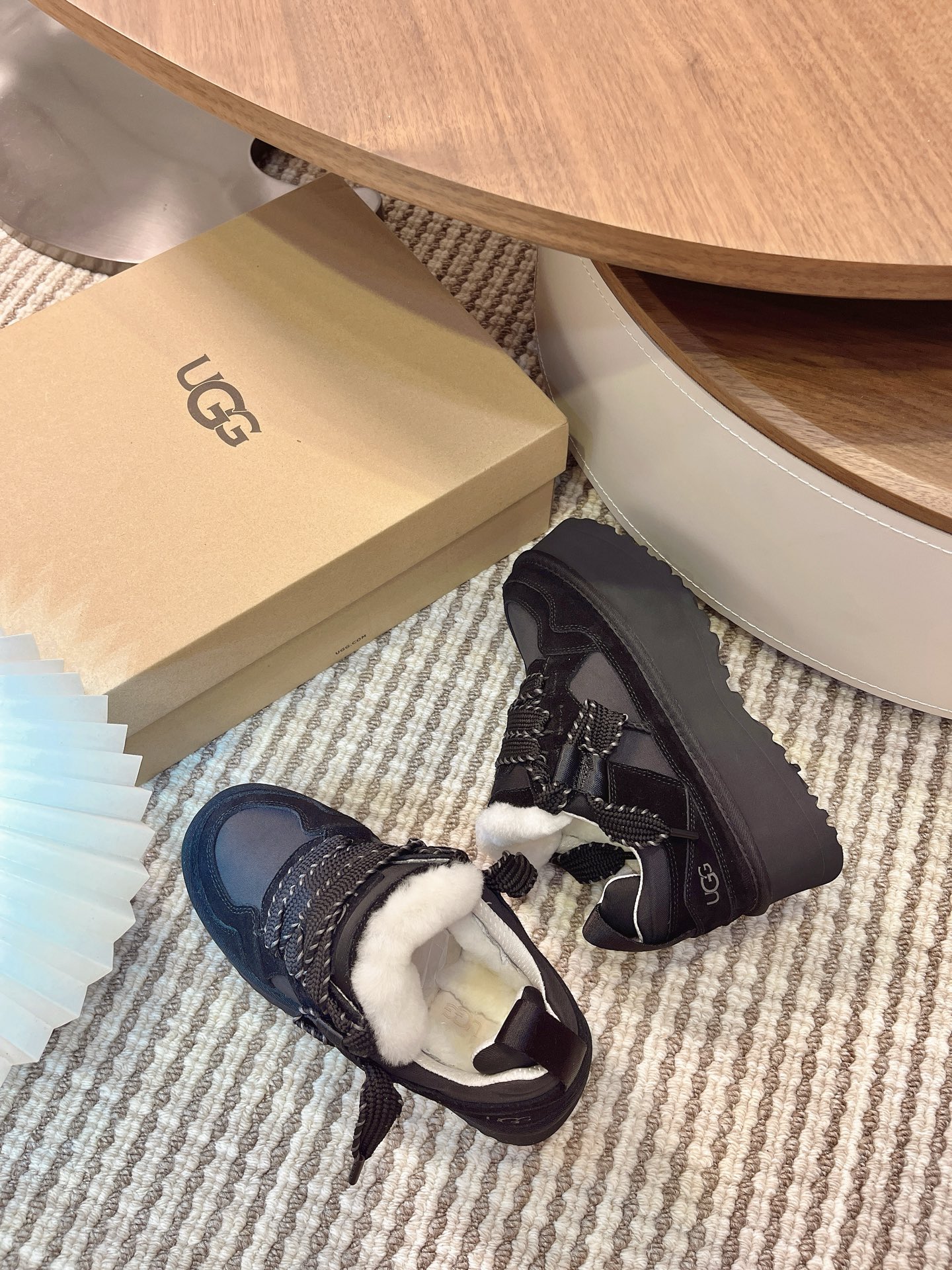 𝐔𝐆𝐆｜艾秋梅尔系列hanni同款厚底太爱了，又特别轻便好穿，搭配袜子有种甜度超标少女感，厚底增高设计，