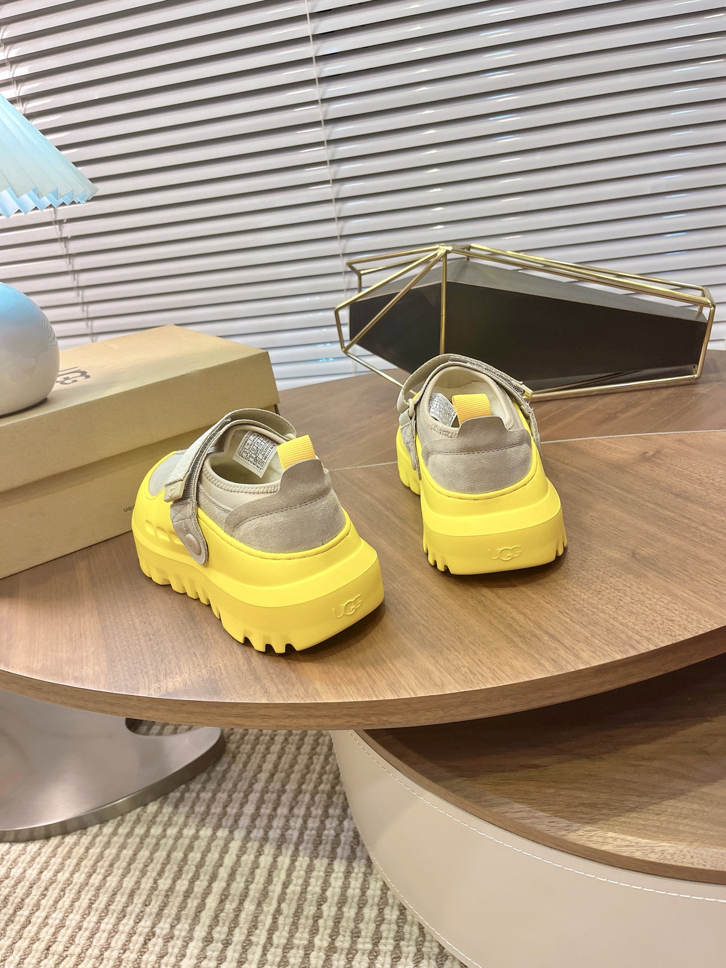 UGG Modern Casual Low-Top Bread Shoes for Men and Women Couple Style 6 i1760129381927 70 0 4