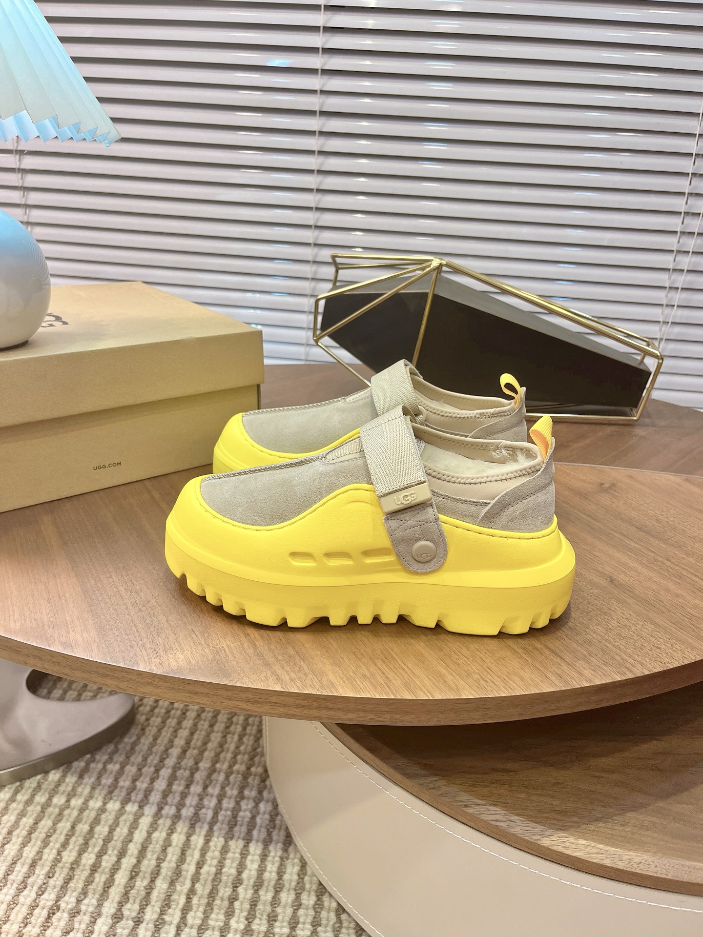 UGG Modern Casual Low-Top Bread Shoes for Men and Women Couple Style