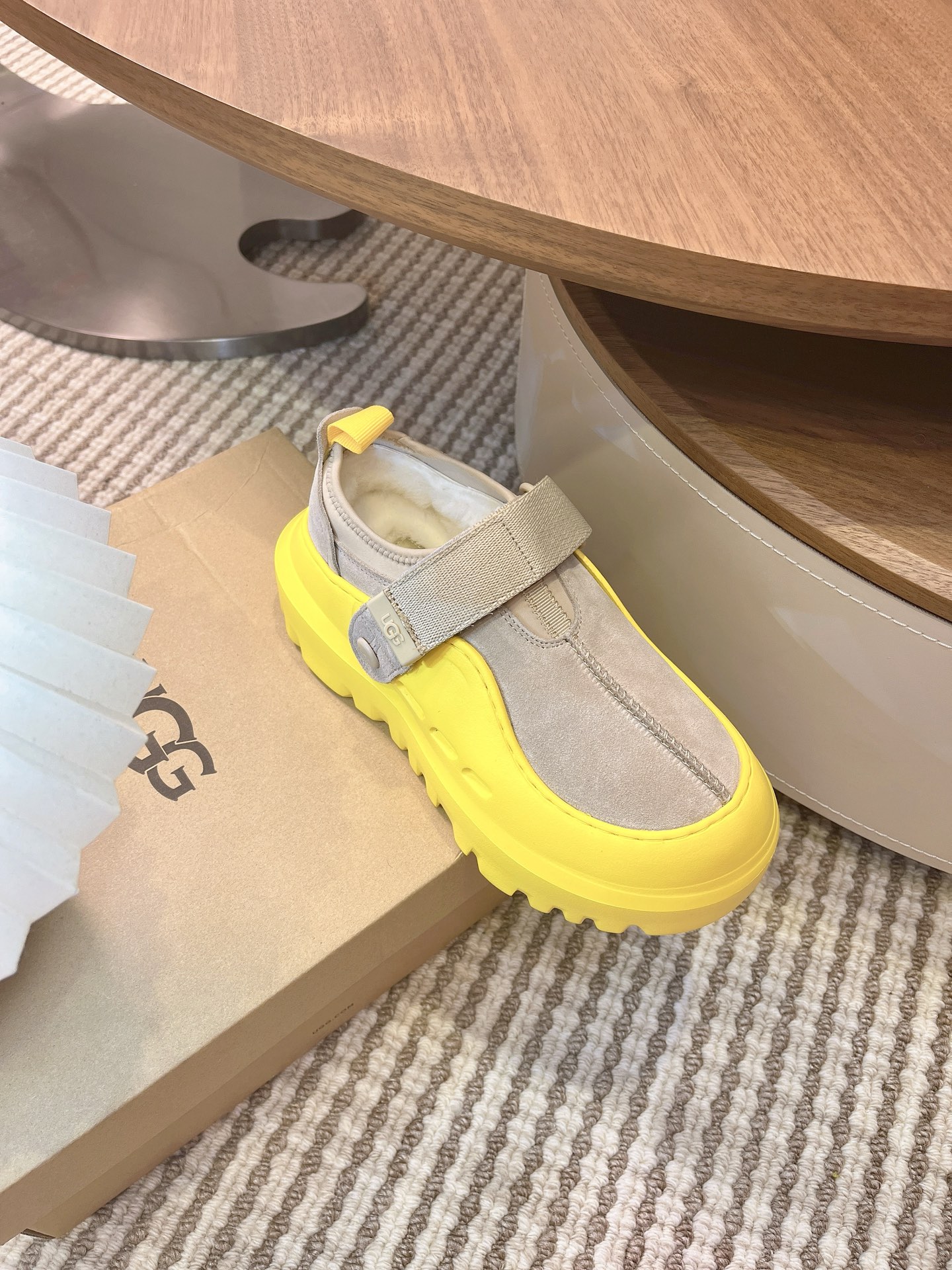 UGG Modern Casual Low-Top Bread Shoes for Men and Women Couple Style 5 i1760129389384 8150 0 3