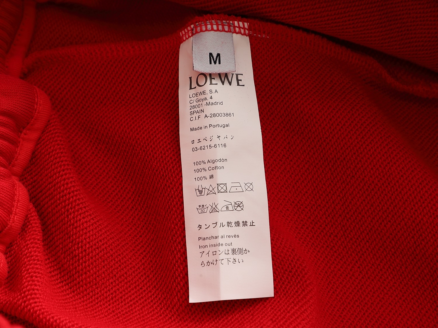 P90
LOEWE    罗意威   25ss专柜同款毛圈短裤🔥情侣款～采用棉质毛圈面料精心制作，饰以同色调提花图案，突显罗意威经典的logo刺绣厚板立体！裤子偏厚使整体高透气和柔软性的质感更加凸显，饱满的棉质感引起极度舒适。高端人士必备单品，原厂辅料三标齐全！男女同款！
颜色：黑色  杏色 绿色 红色
尺码：S M L XL