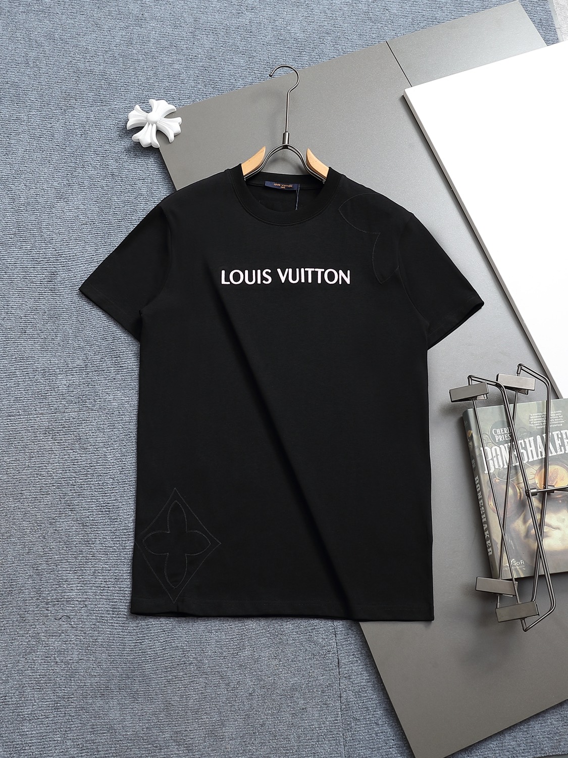 Louis Vuitton  路易威登  1V  微宽版型XS-L
25SS  LV 新品专柜走秀...