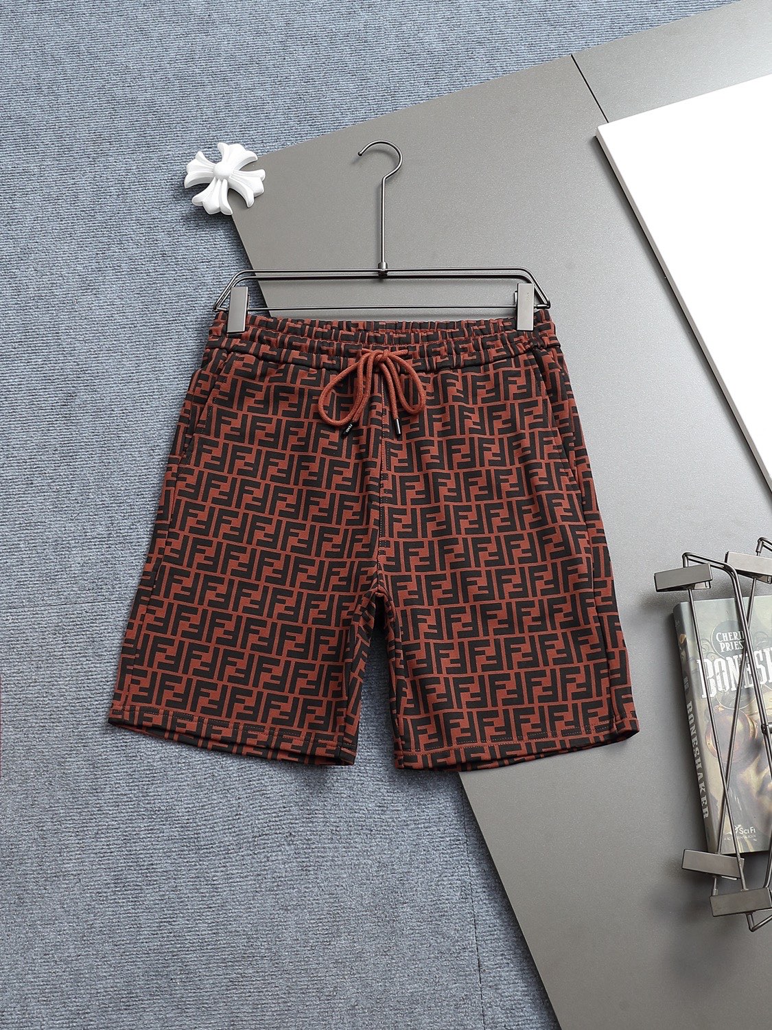 FENDI  芬迪   25ss专柜同款毛圈短裤🔥情侣款～采用棉质毛...