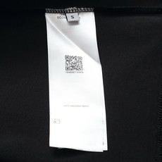 MONCLER 蒙口 极简经典徽章Logo标识精致升级,灵感源自八十年代复古原版面料 官方同款 打底衫 MONCLER 蒙口 极简经典徽章Logo标识精致升级,灵感源自八十年代复古原版面料 官方同款 打底衫