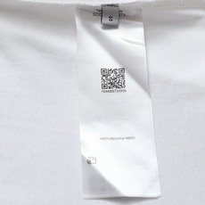 MONCLER 蒙口 极简经典徽章Logo标识精致升级,灵感源自八十年代复古原版面料 官方同款 打底衫 MONCLER 蒙口 极简经典徽章Logo标识精致升级,灵感源自八十年代复古原版面料 官方同款 打底衫