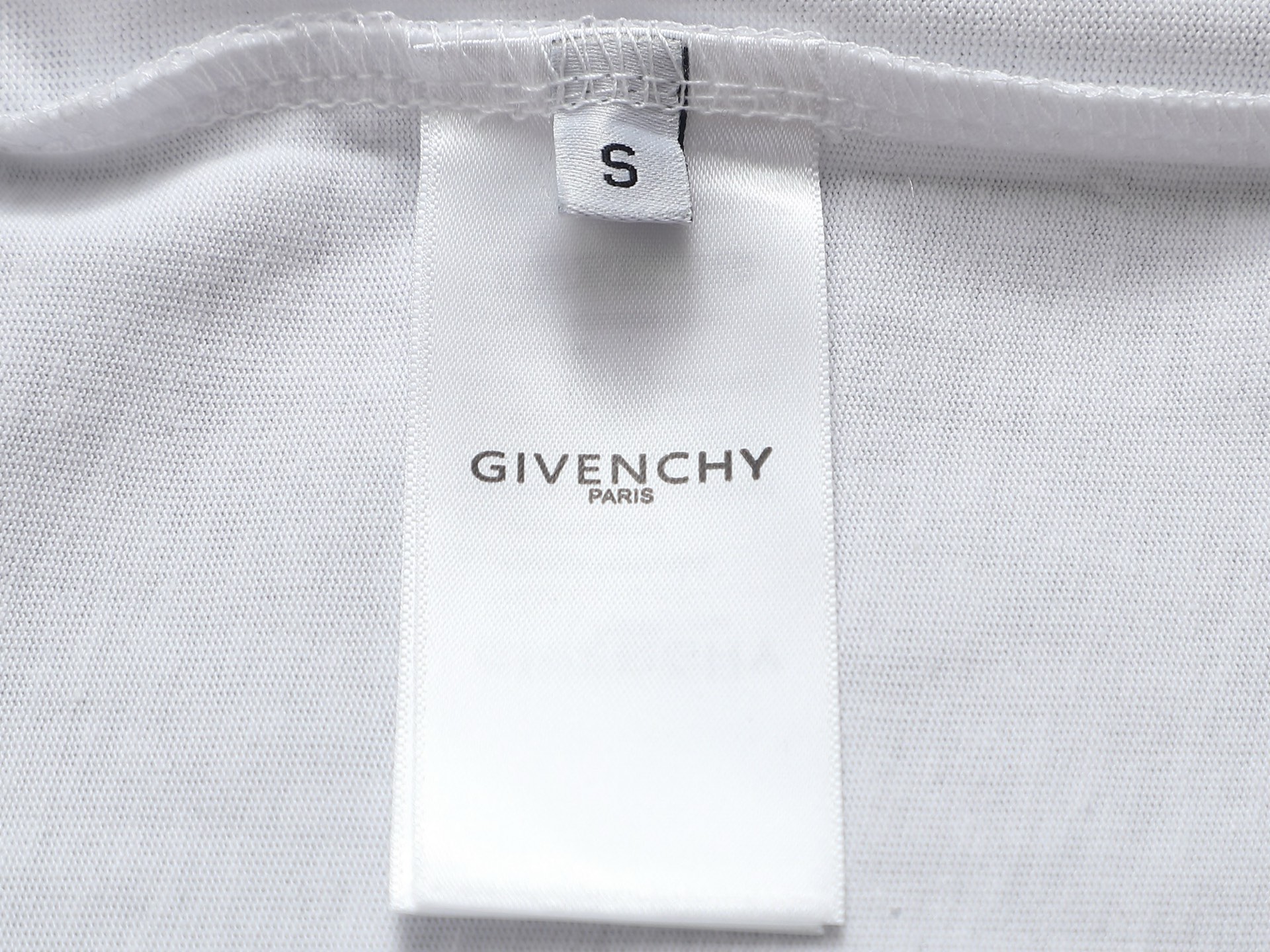 Givenchy Logo Print Cotton T-Shirt - Classic Design, Comfortable Fit 10 i1753193049976 7109 0 8