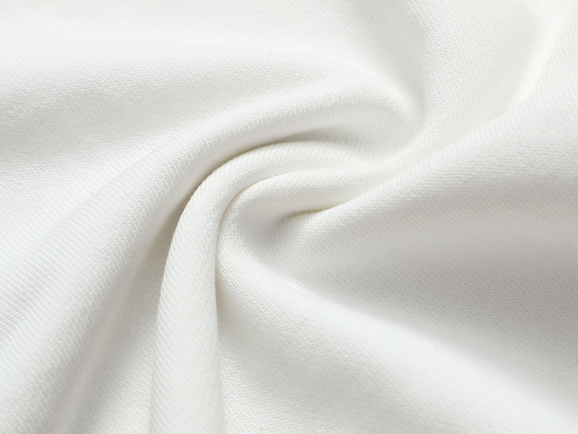 
PRADA 普拉达  拉链口袋三角标Logo
标识进口机绣  灵感源自八十年代复古
原版面料 官方同款