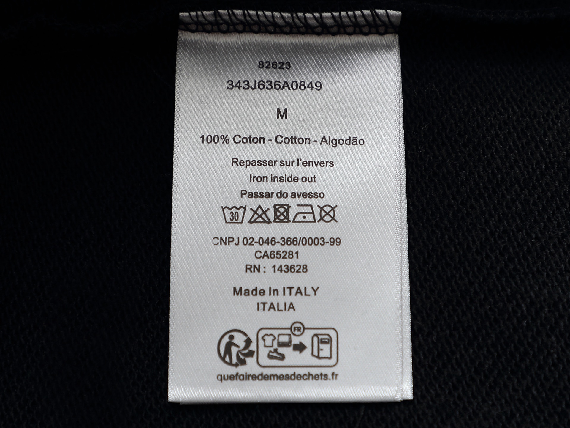 
Dior 迪奥  高品质CD字母刺绣🪡
升级，灵感源自八十年代复古
原版面料 官方同款  圆领卫衣
定