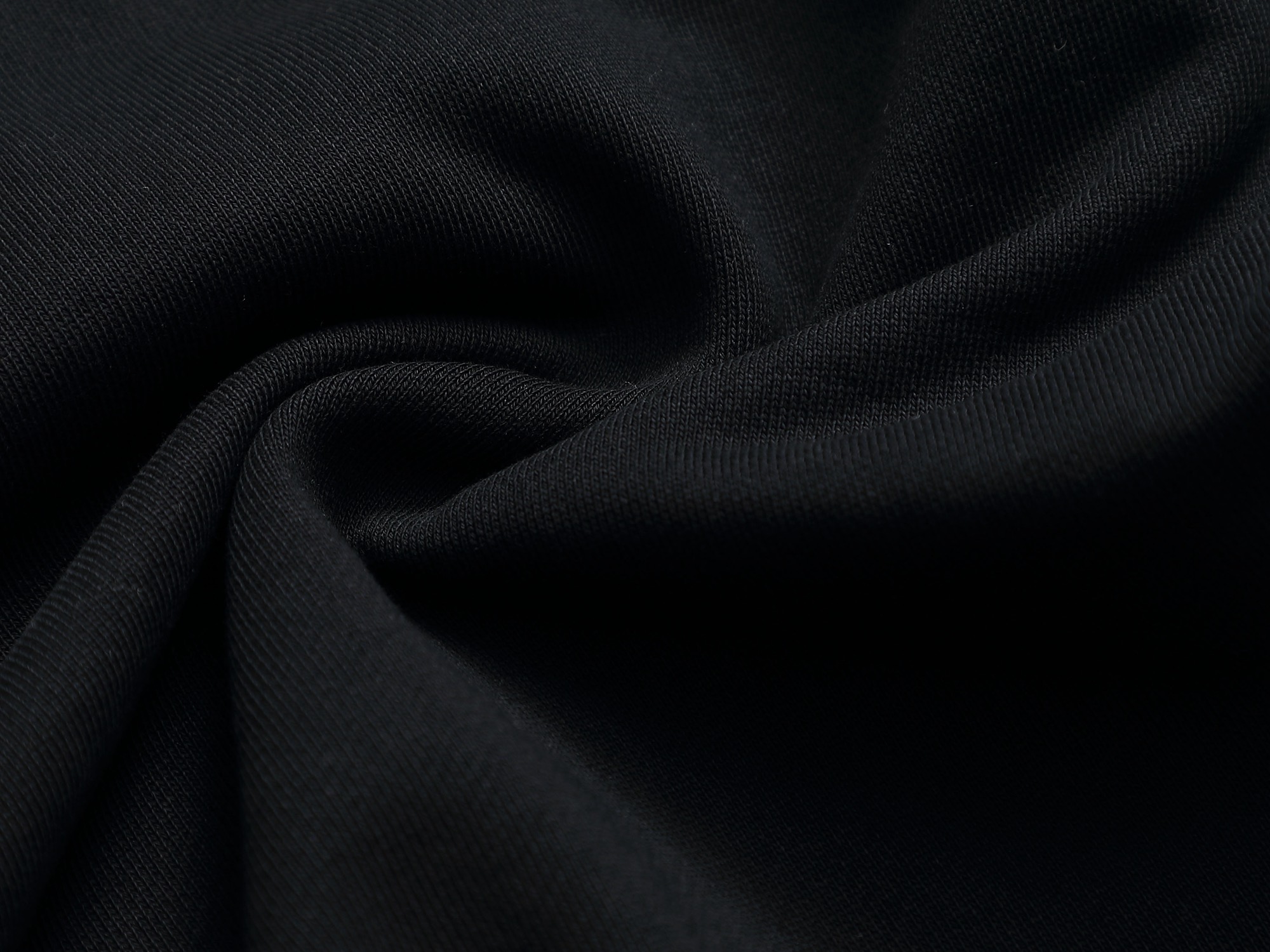 
巴宝莉 BURBERRY
BURBERRY 巴宝莉 格子拼接工艺
大Logo经典精致升级，灵感源自八十