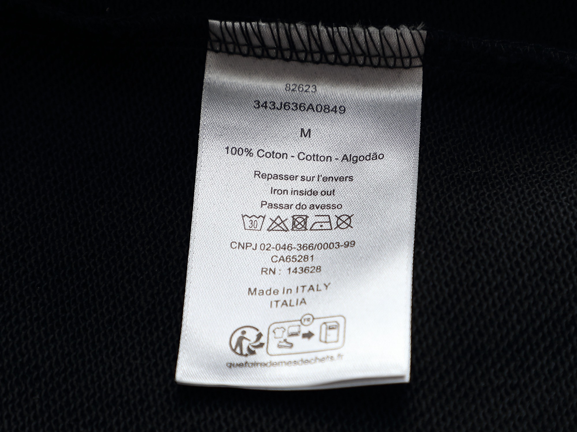 
Dior 迪奥  高品质经典字母刺绣🪡
升级，灵感源自八十年代复古
原版面料 官方同款  圆领卫衣
定