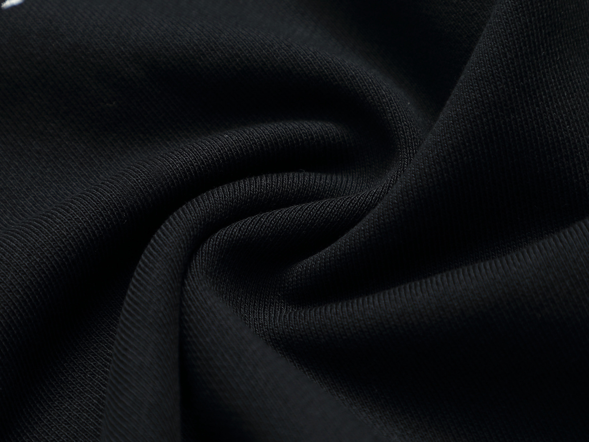 
Dior 迪奥  高品质经典字母刺绣🪡
升级，灵感源自八十年代复古
原版面料 官方同款  圆领卫衣
定