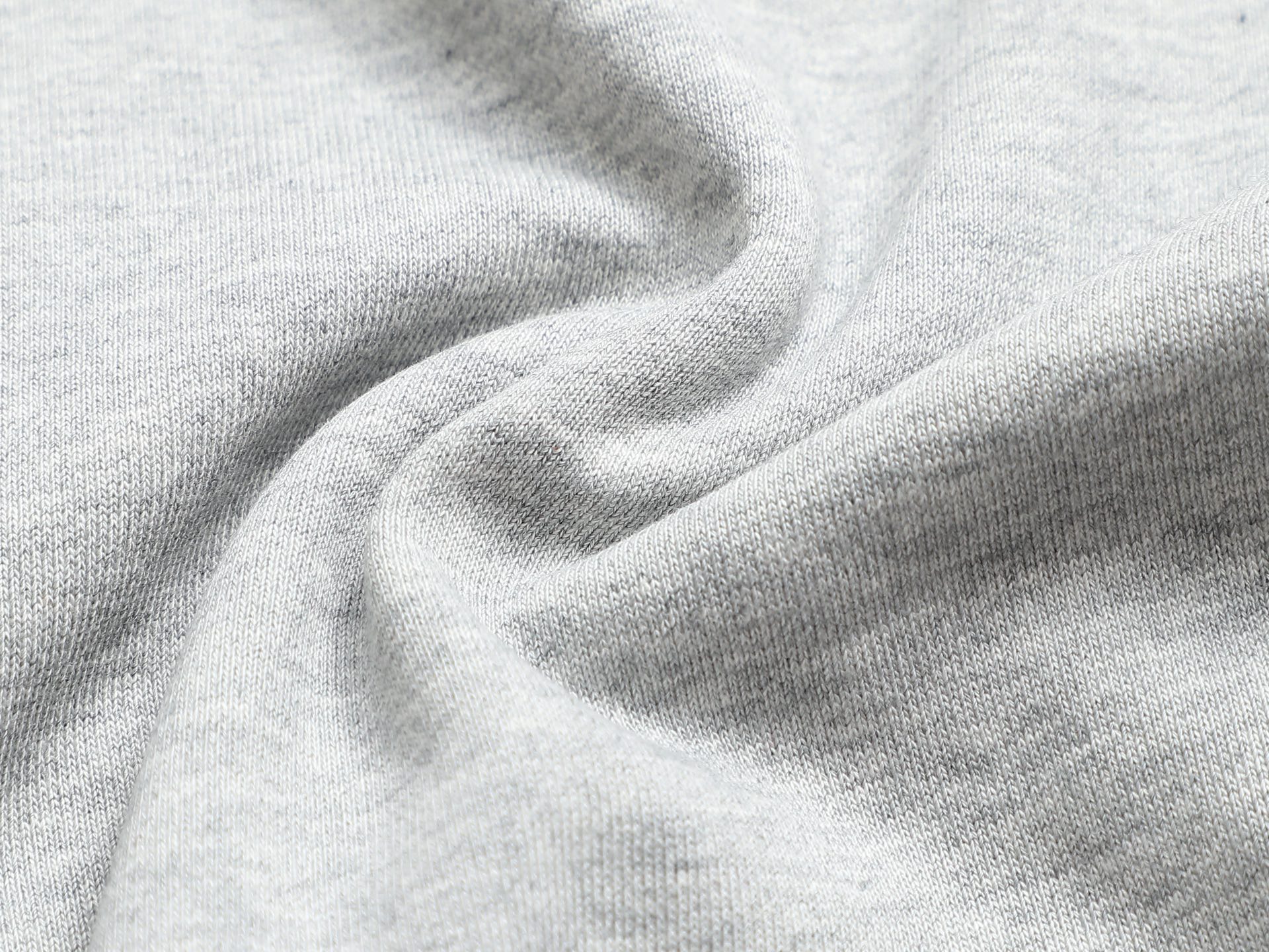 
巴宝莉 BURBERRY
BURBERRY 巴宝莉 格子拼接工艺
大Logo经典精致升级，灵感源自八十