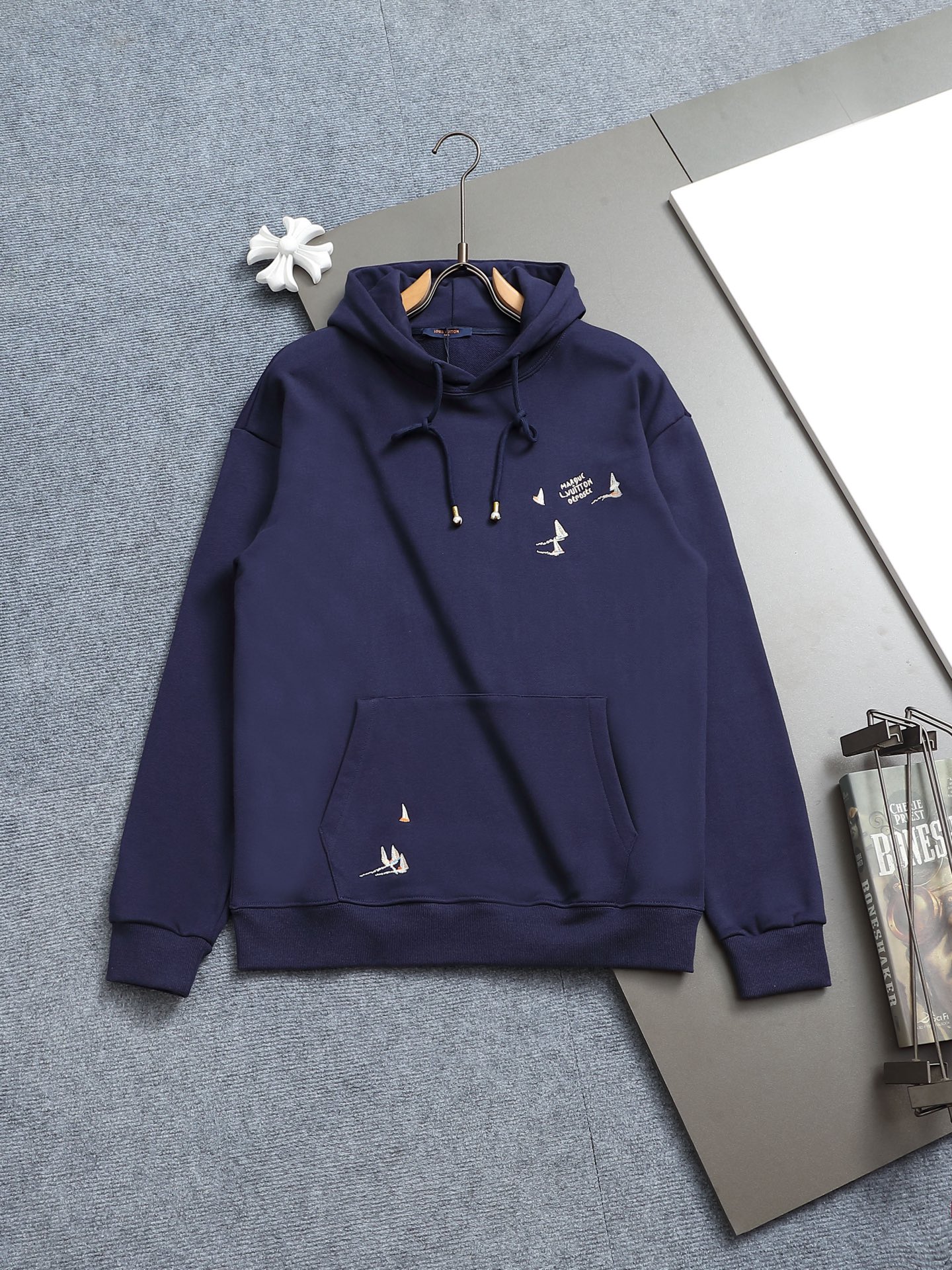 
Louis Vuitton  路易威登  1V  微宽版型XS  S M L 
25SS  1V 新品